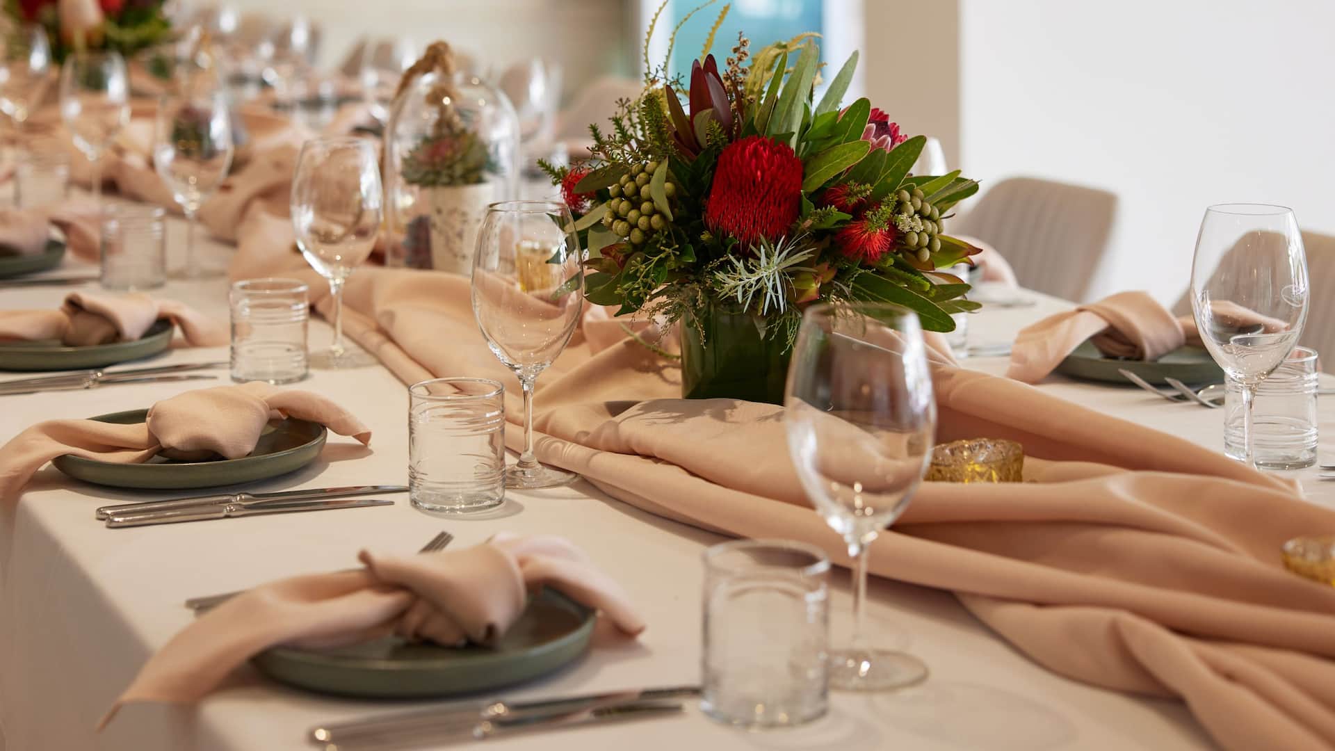 1 of 3 Hyatt Regency Brisbane Hibiscus Room Table Flowers