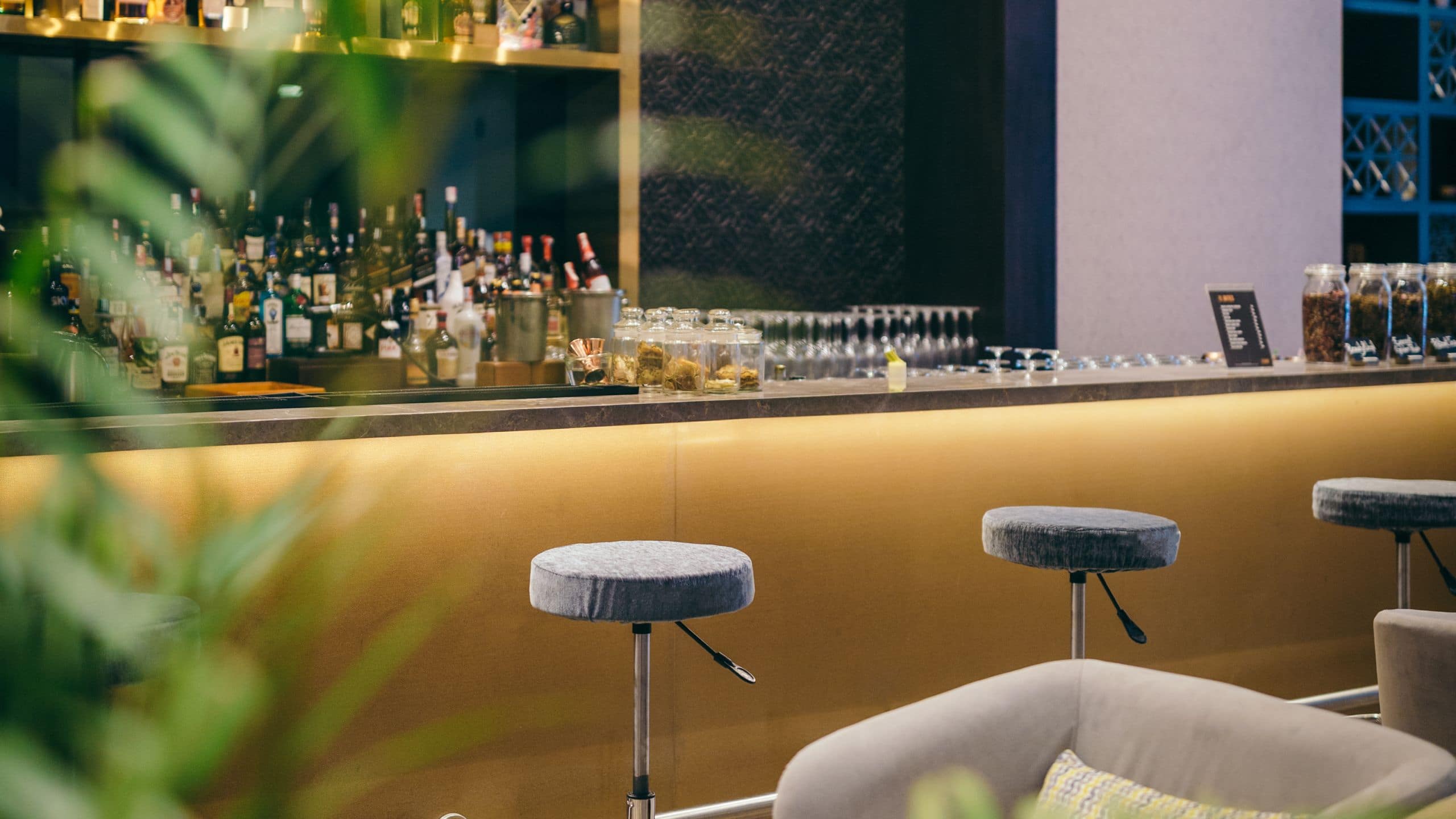 Hyatt Centric Soalteemode Kathmandu The Bar