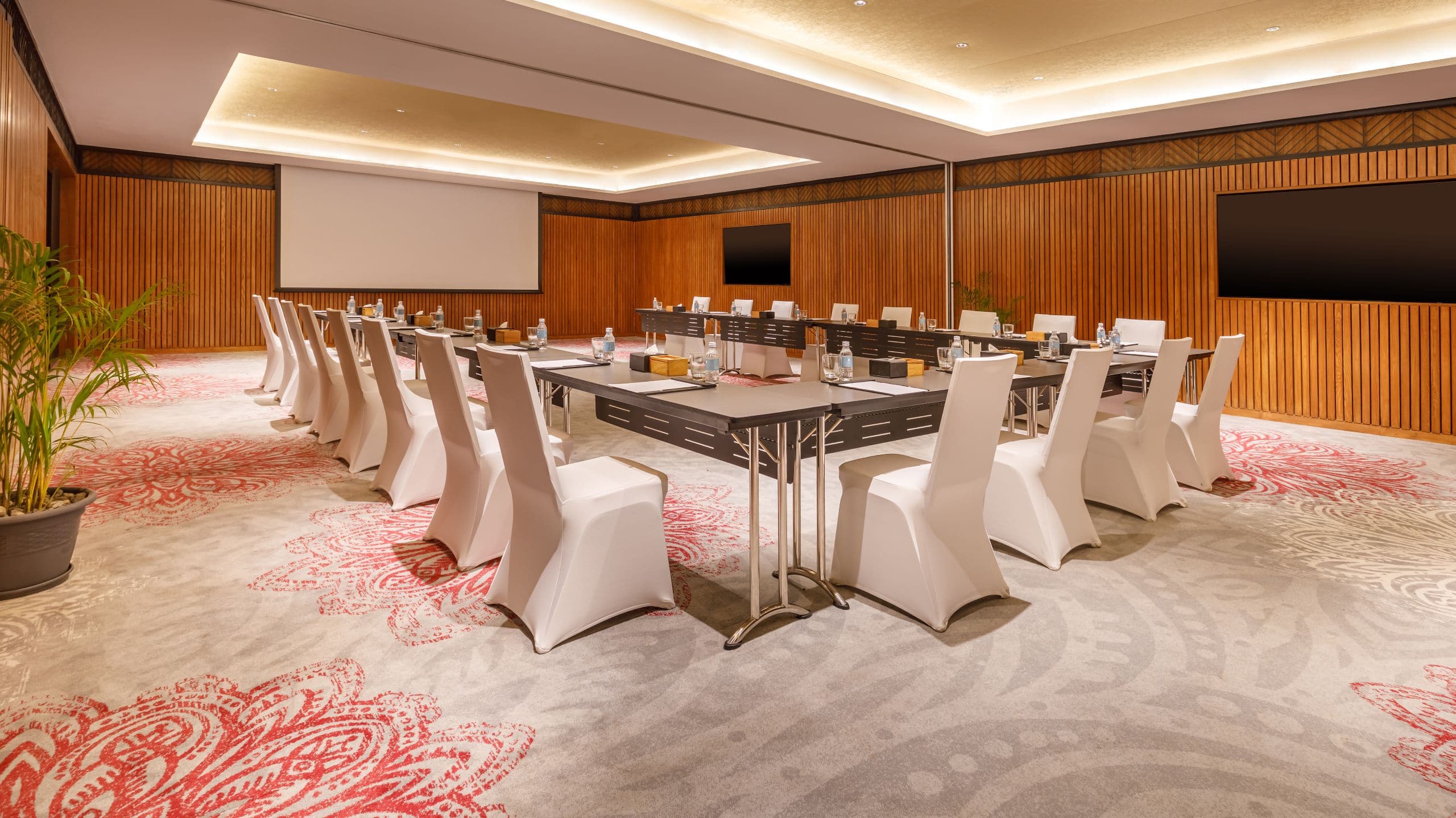 Hyatt Centric Soalteemode Kathmandu Meeting Room