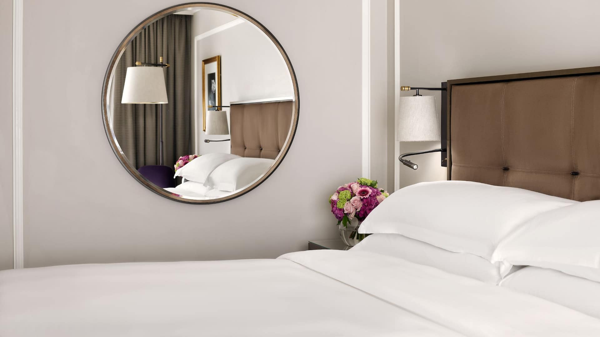 5 of 8 Hyatt Regency London - The Churchill King Standard Guestroom Detail