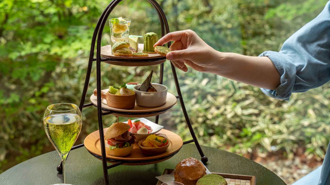 Hyatt Regency Hakone Resort & Spa| Living Room Afternoon Tea