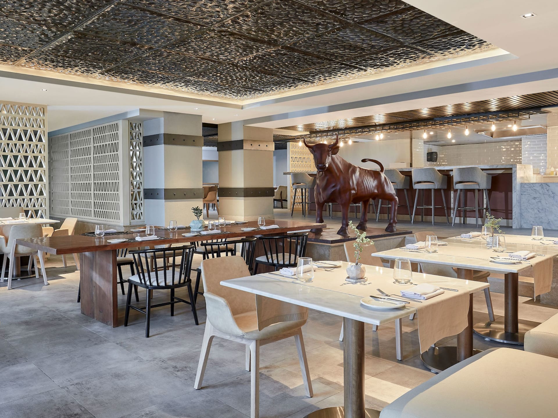Hyatt Regency Cairo West Park Food Hall Sculpture