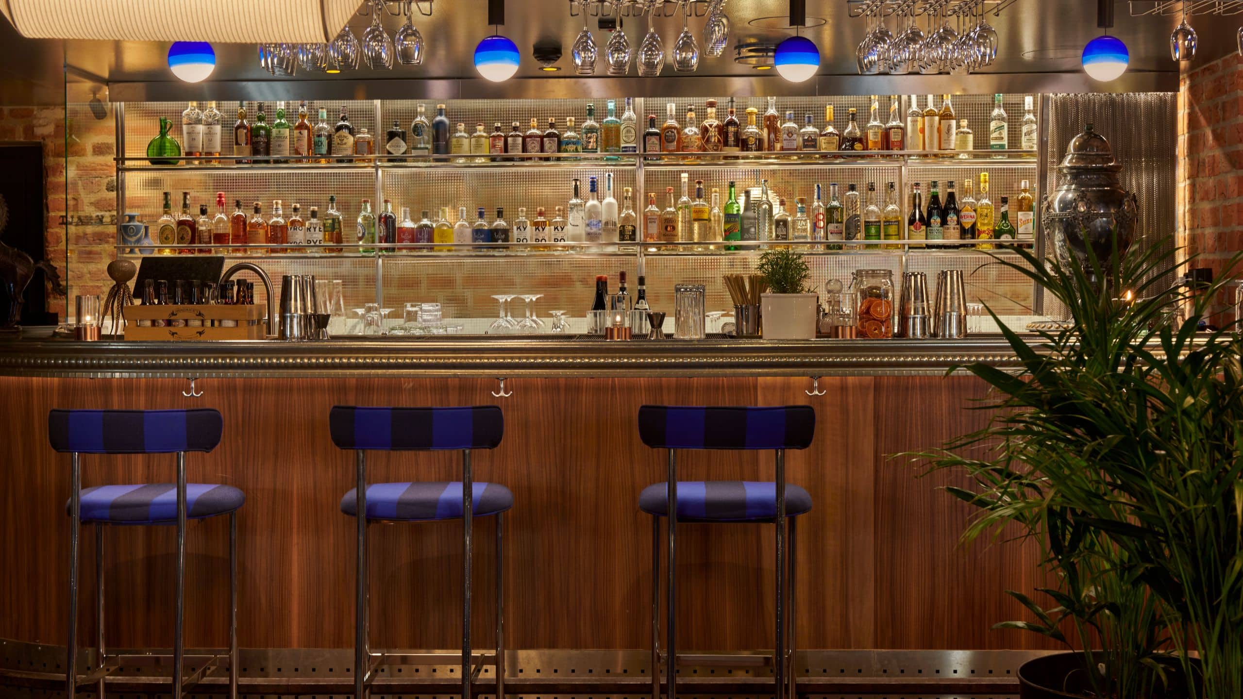 Hôtel Reisen Brahe Bar Counter Front View