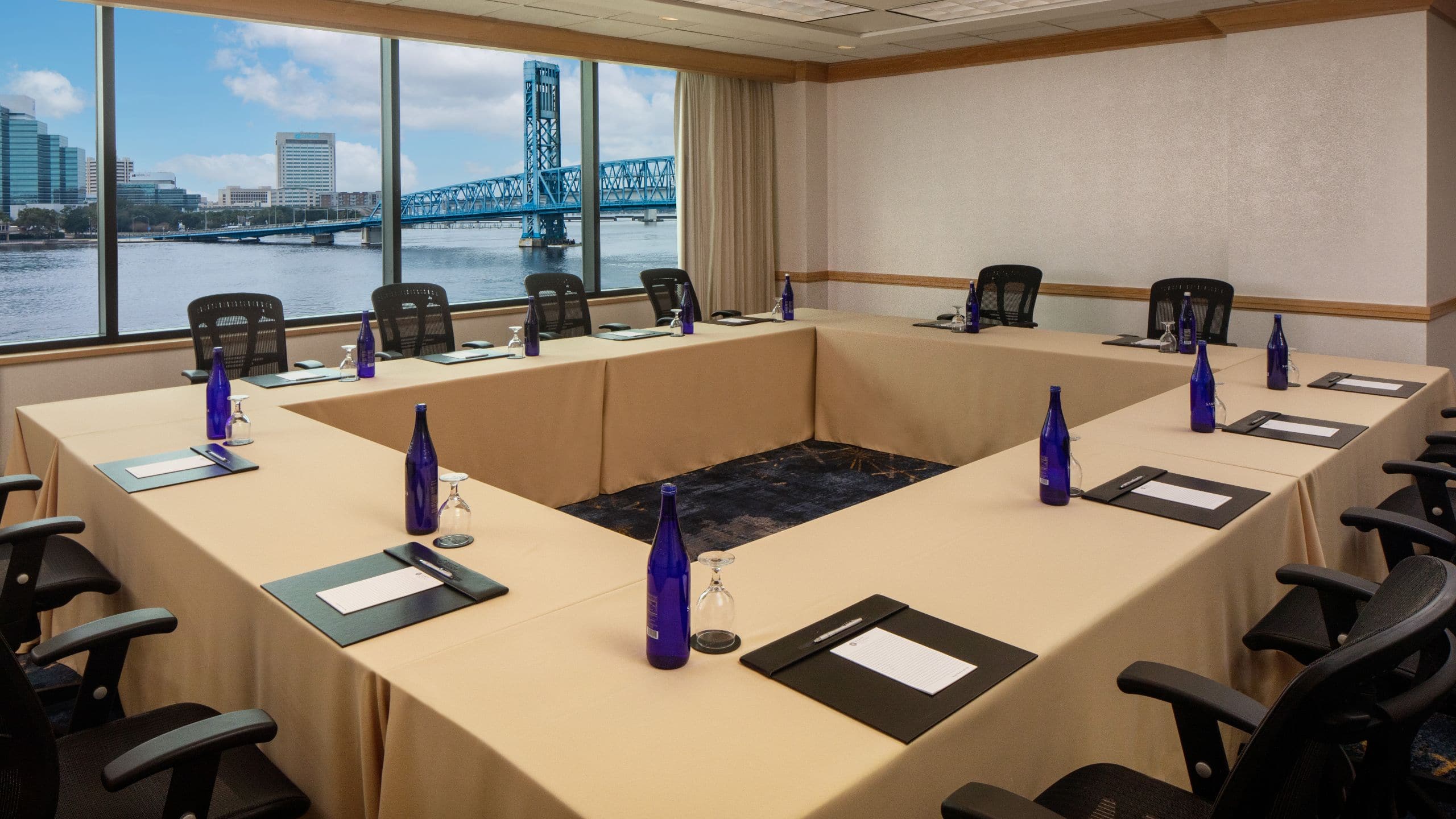 Hyatt Regency Jacksonville Riverfront Board Room Square Table Setup