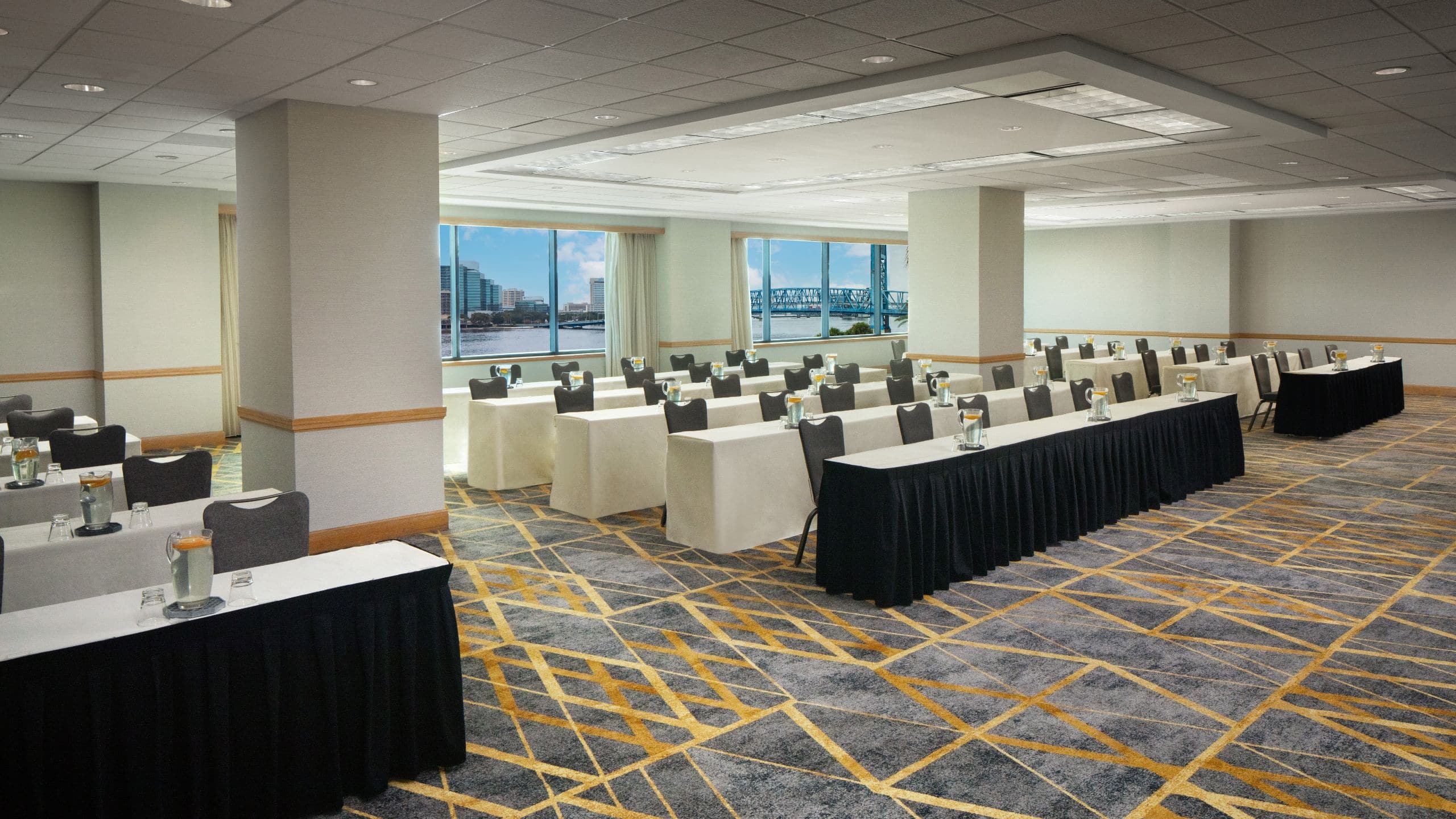 Hyatt Regency Jacksonville Riverfront Meeting Room School Tables