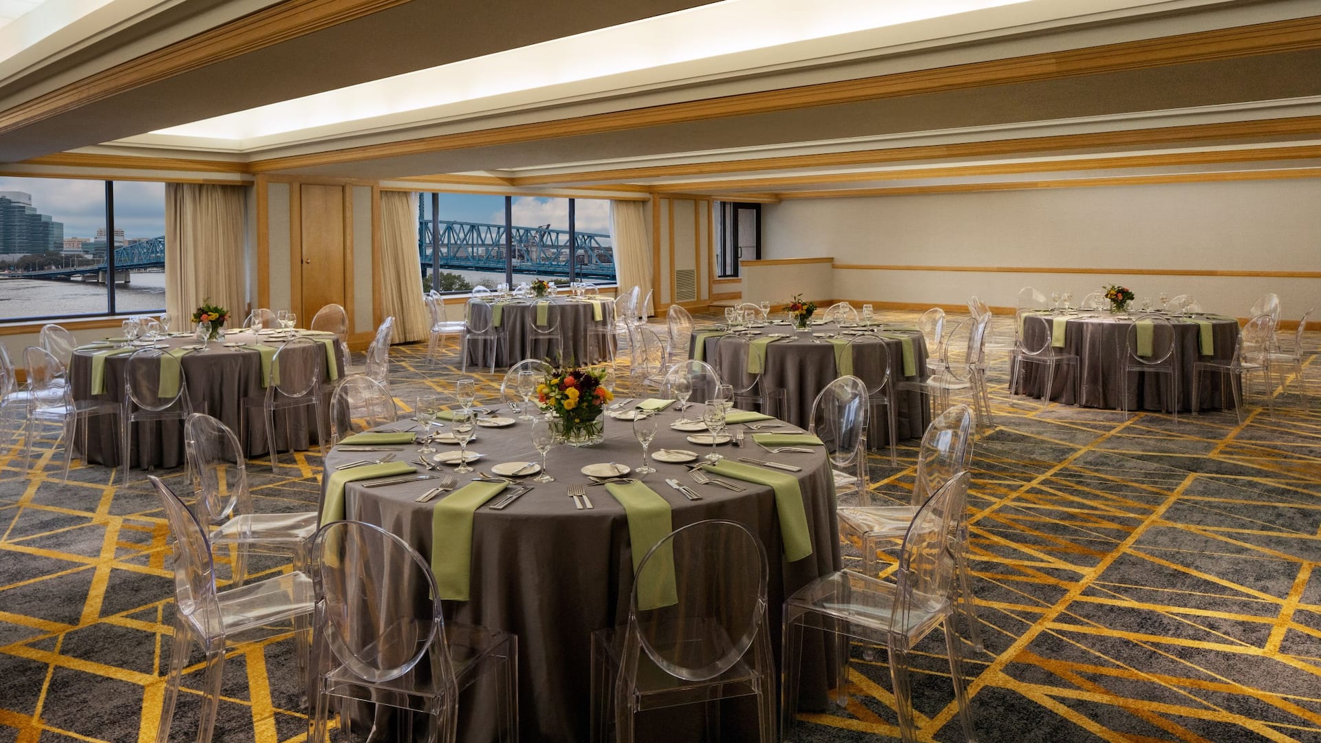 Hyatt Regency Jacksonville Riverfront River Terrace Round Table Setup