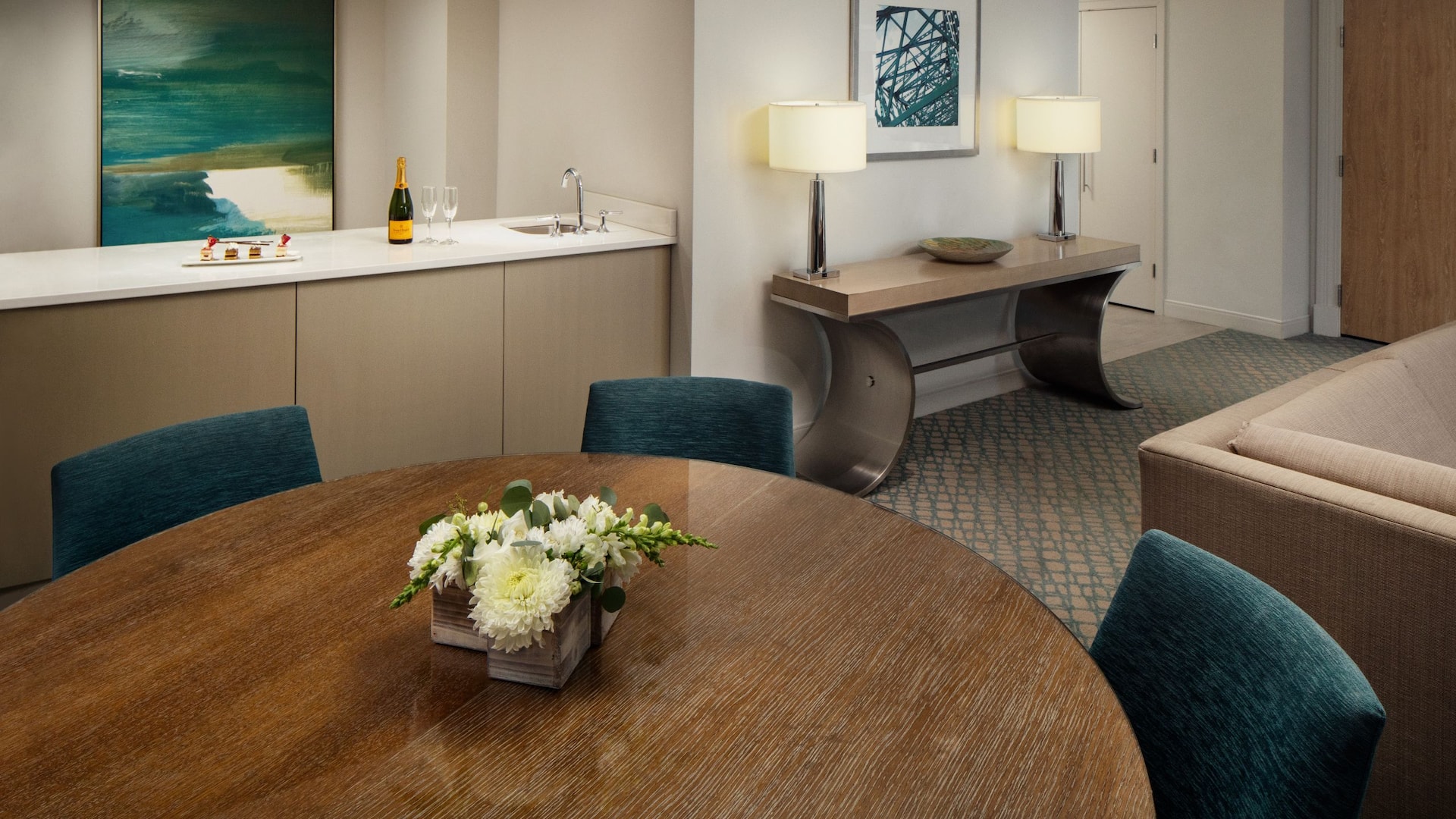 Hyatt Regency Jacksonville Riverfront St Johns Suite Entertainment Space
