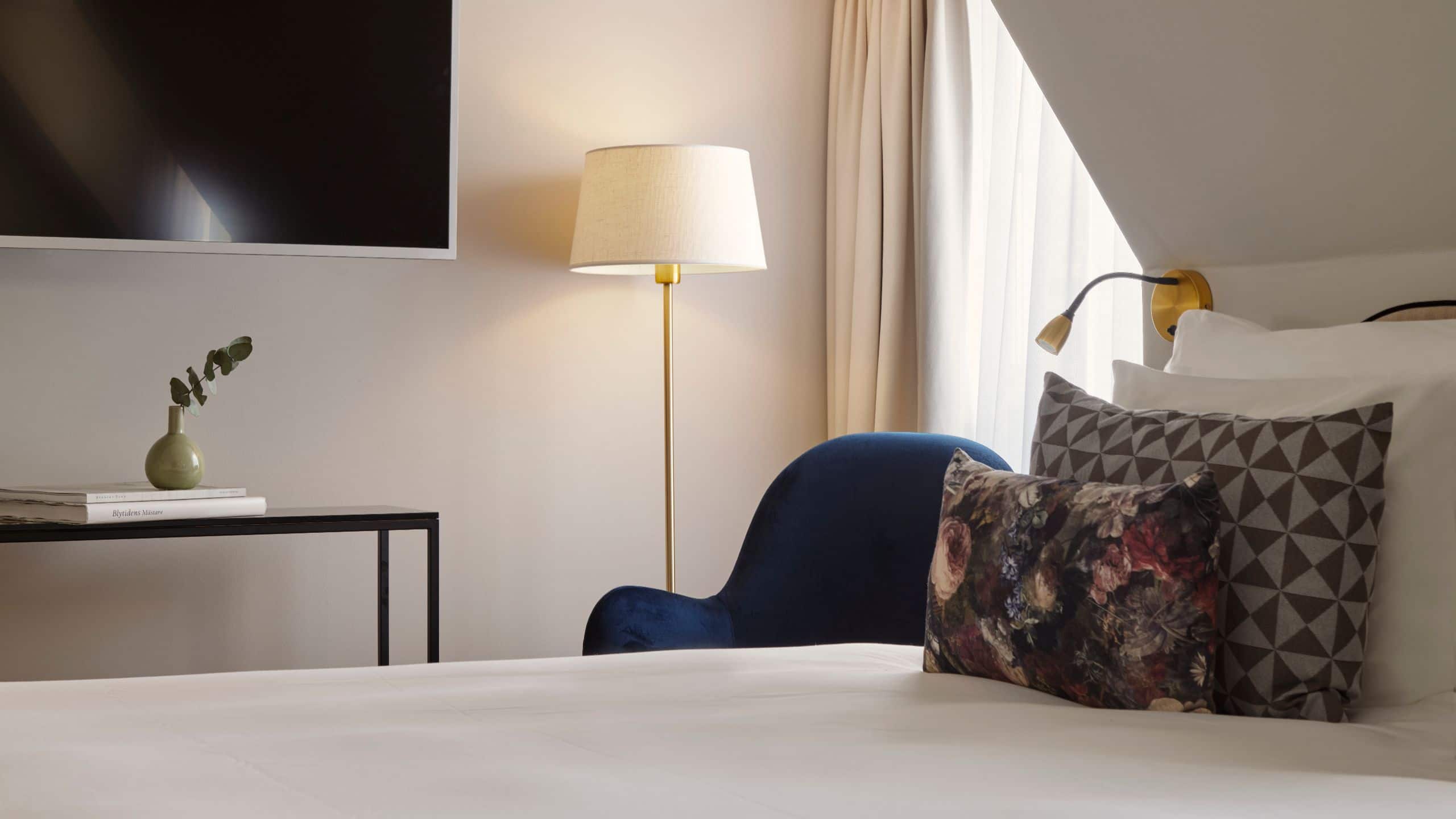 第 2，共 6 Hôtel Reisen Arnub Queen Bed Closeup