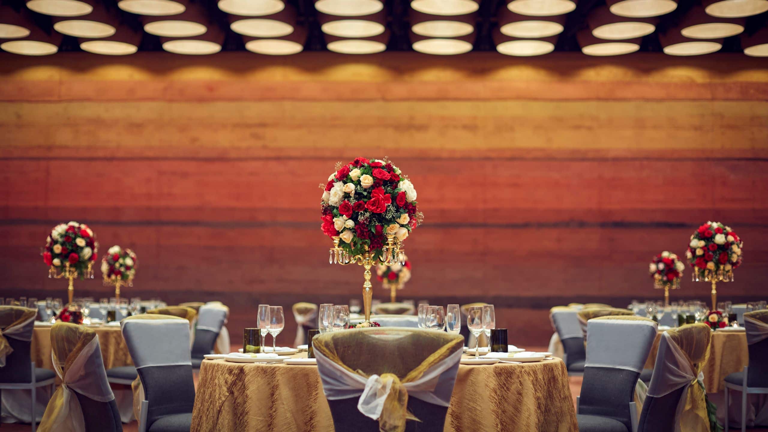 Alila Diwa Goa Udeta Flower Table Center