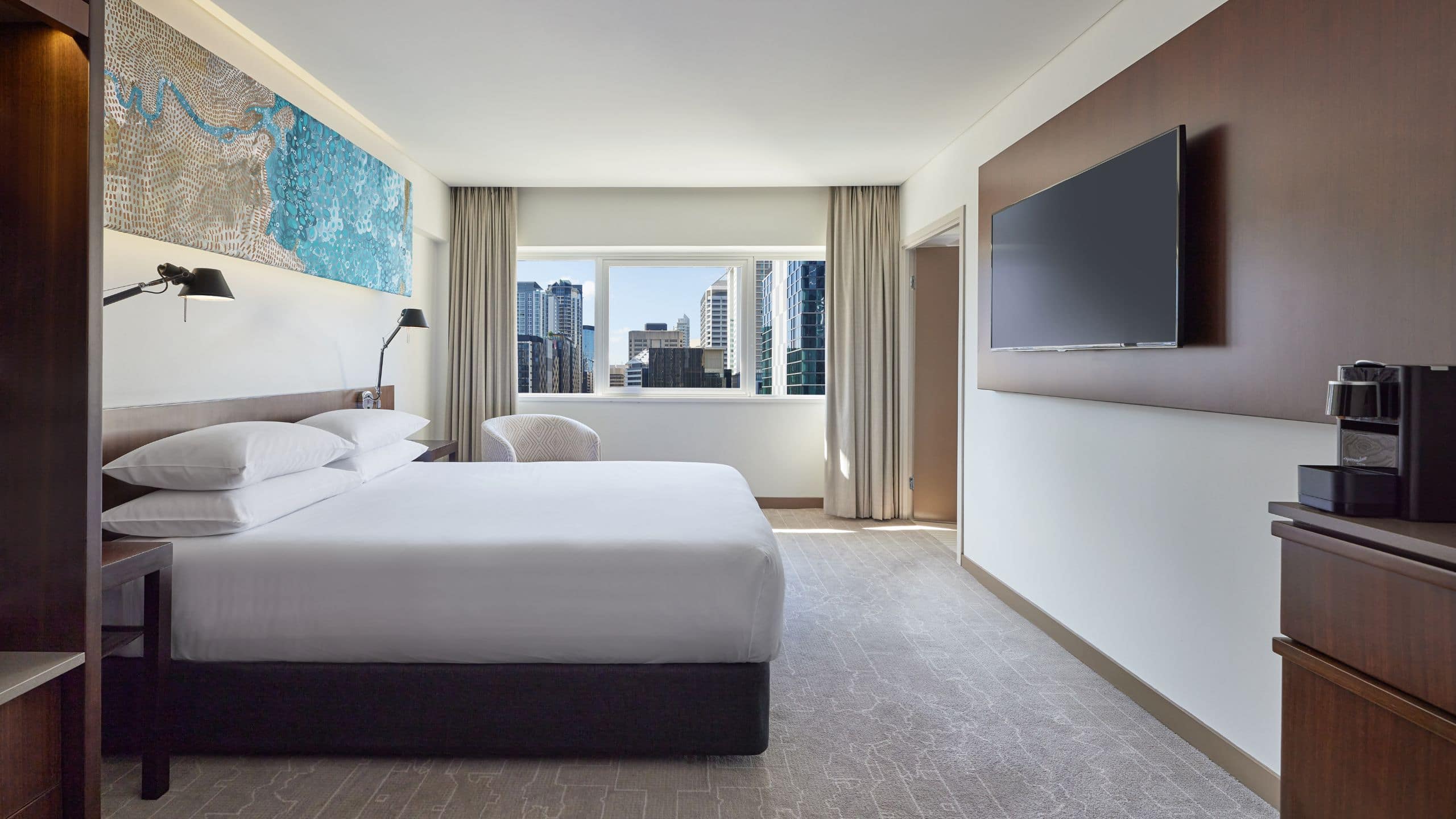 1 Queen Bed and accessible bathroom at Hyatt Regency Brisbane