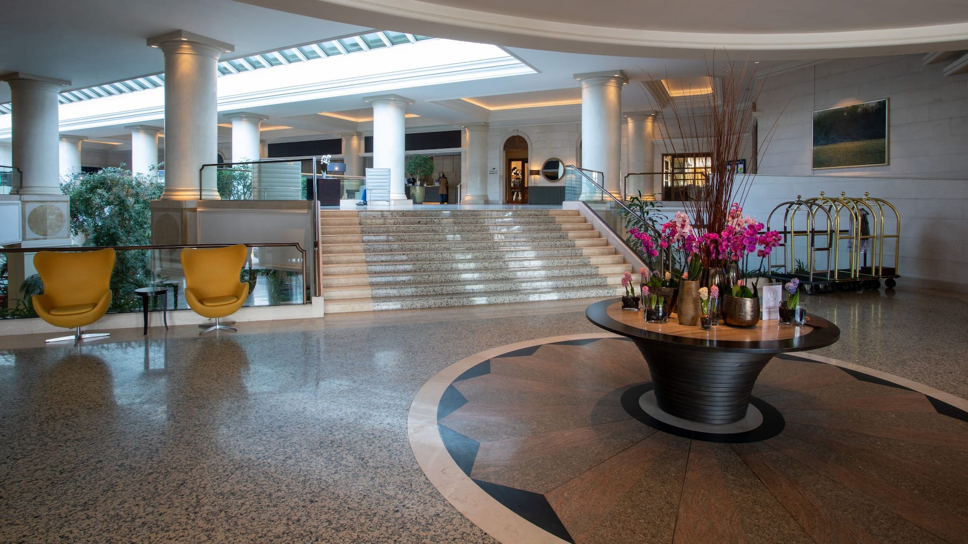 Hyatt Regency Belgrade Lobby Entrance Table Seating