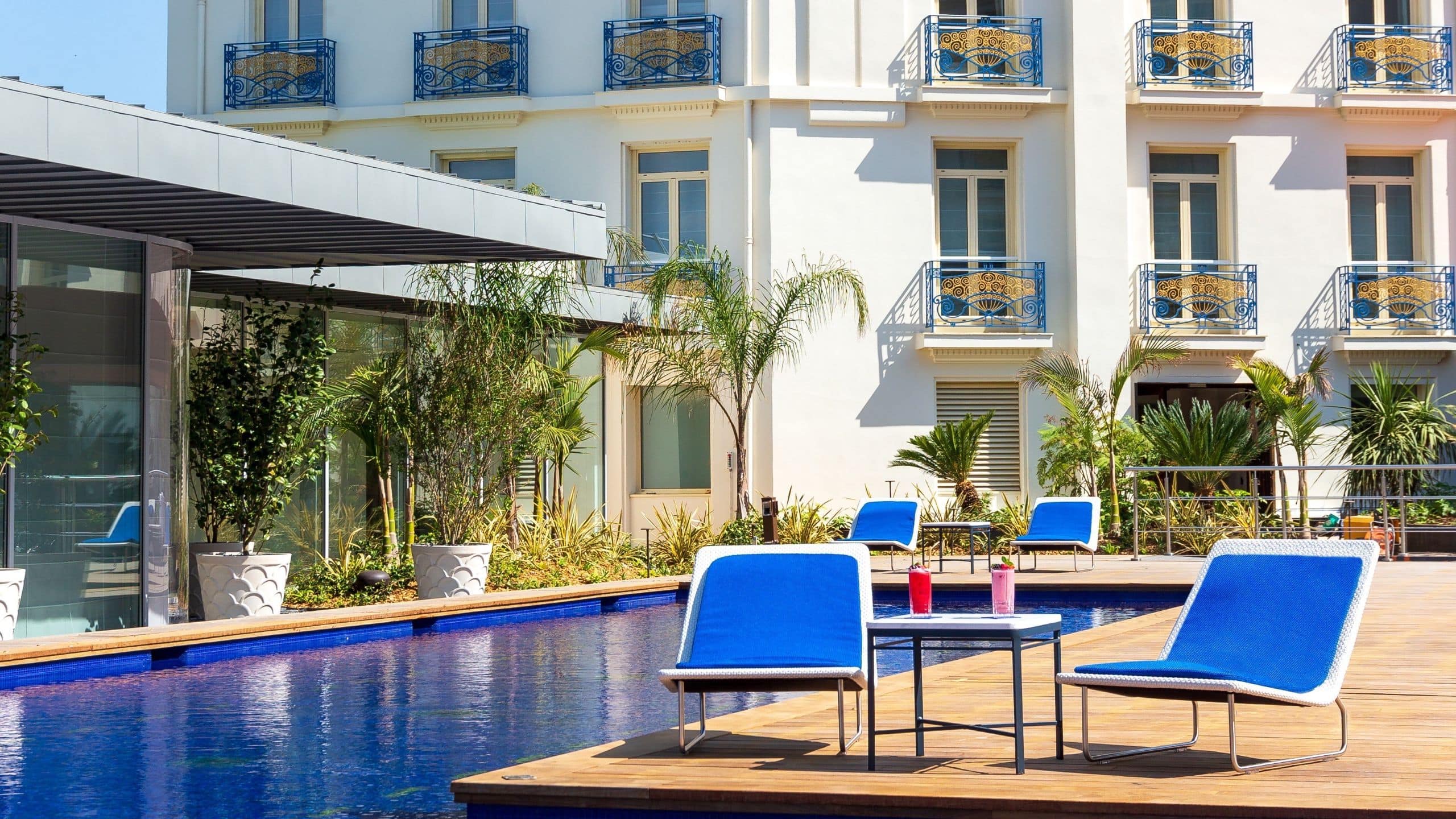 Hôtel Martinez Oasis Spa Pool Chairs