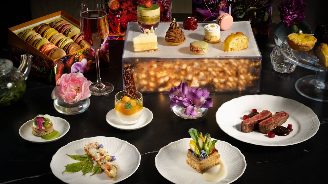 Afternoon Tea Mountain lights 
