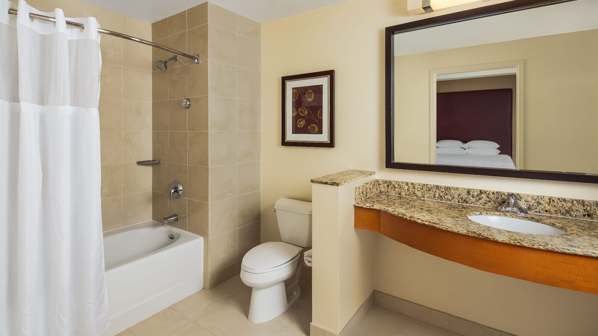 3 de 6 Hyatt Regency Orange County Hospitality Suite Bathroom Sink Shower