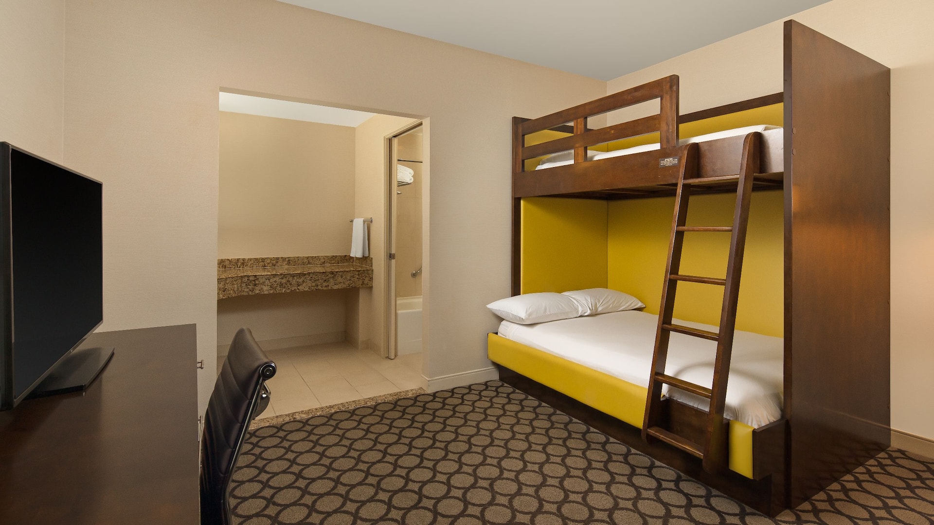 3 de 3 Hyatt Regency Orange County Hyatt Regency Orange Family Vip Suite Kids
