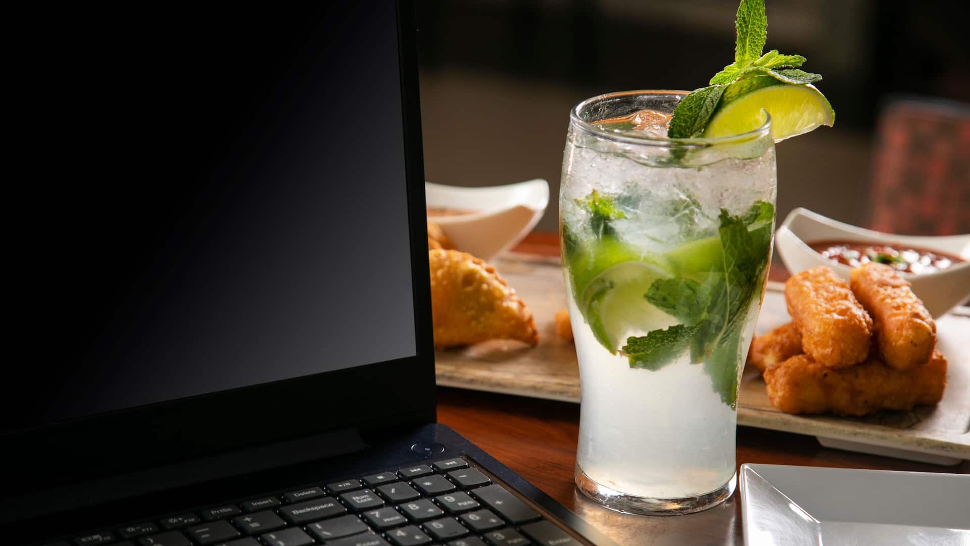 Hyatt Place Bayamón Dining Mojito Mozzarella Sticks Computer