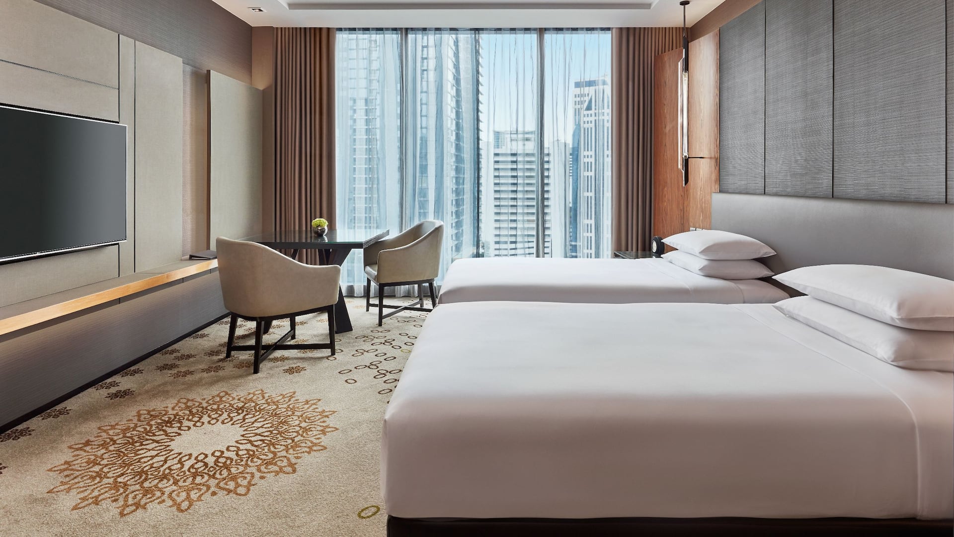 Hyatt Regency Bangkok Sukhumvit Standard Twin Room