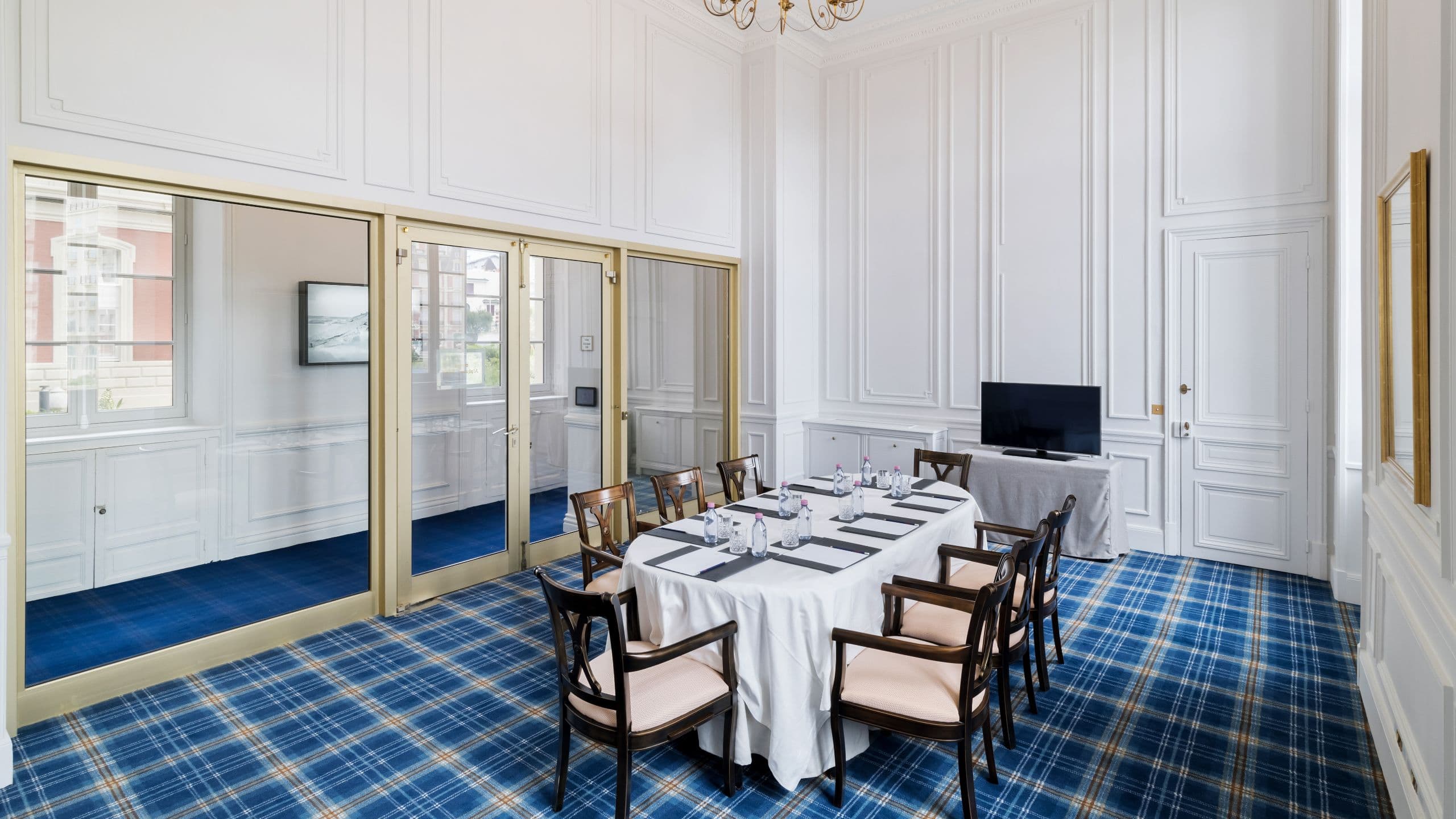 3 of 4 Hôtel du Palais Biarritz Meeting Room Alphonse Xiii Inside