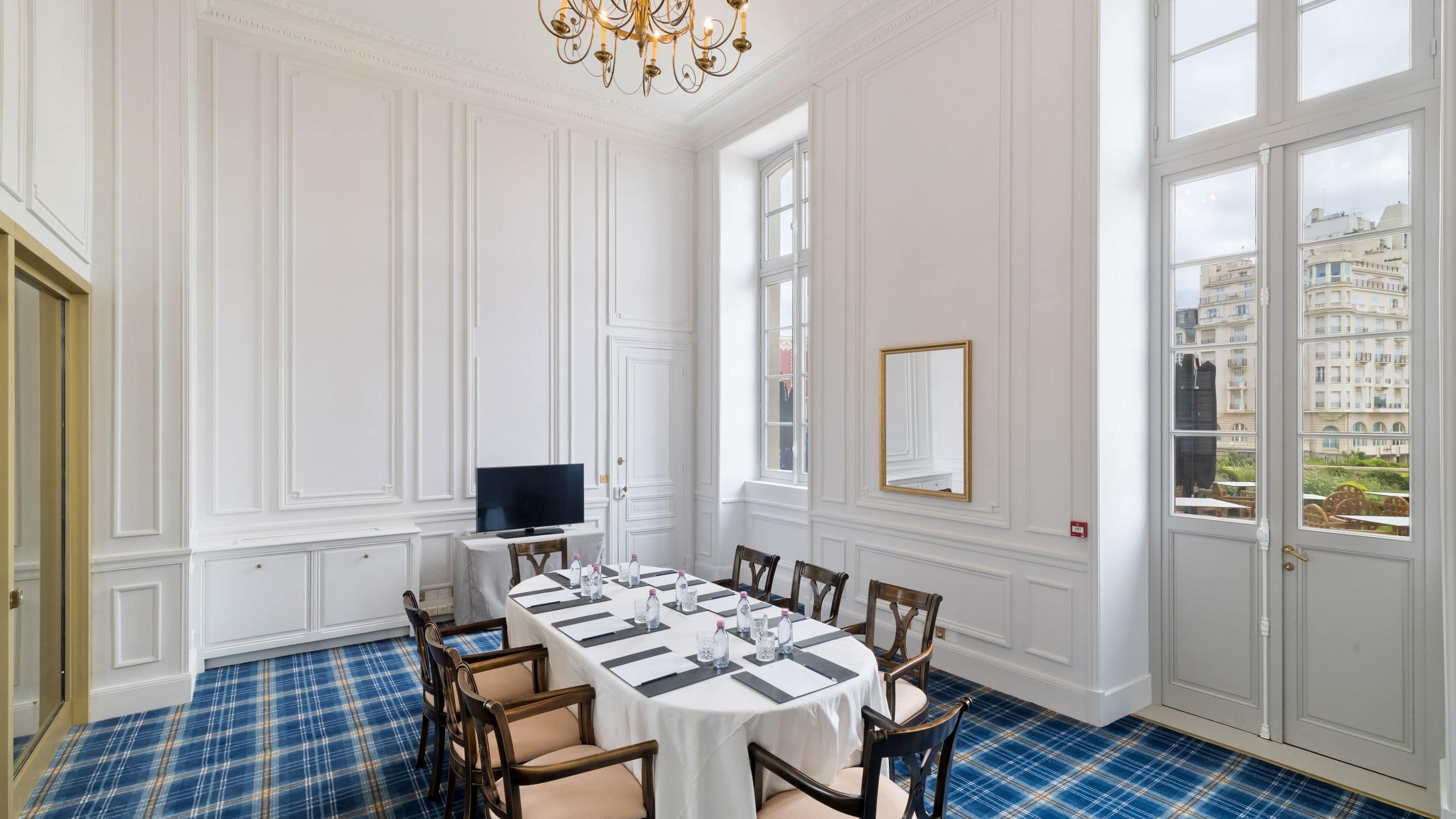2 of 4 Hôtel du Palais Biarritz Meeting Room Alphonse Xiii Table