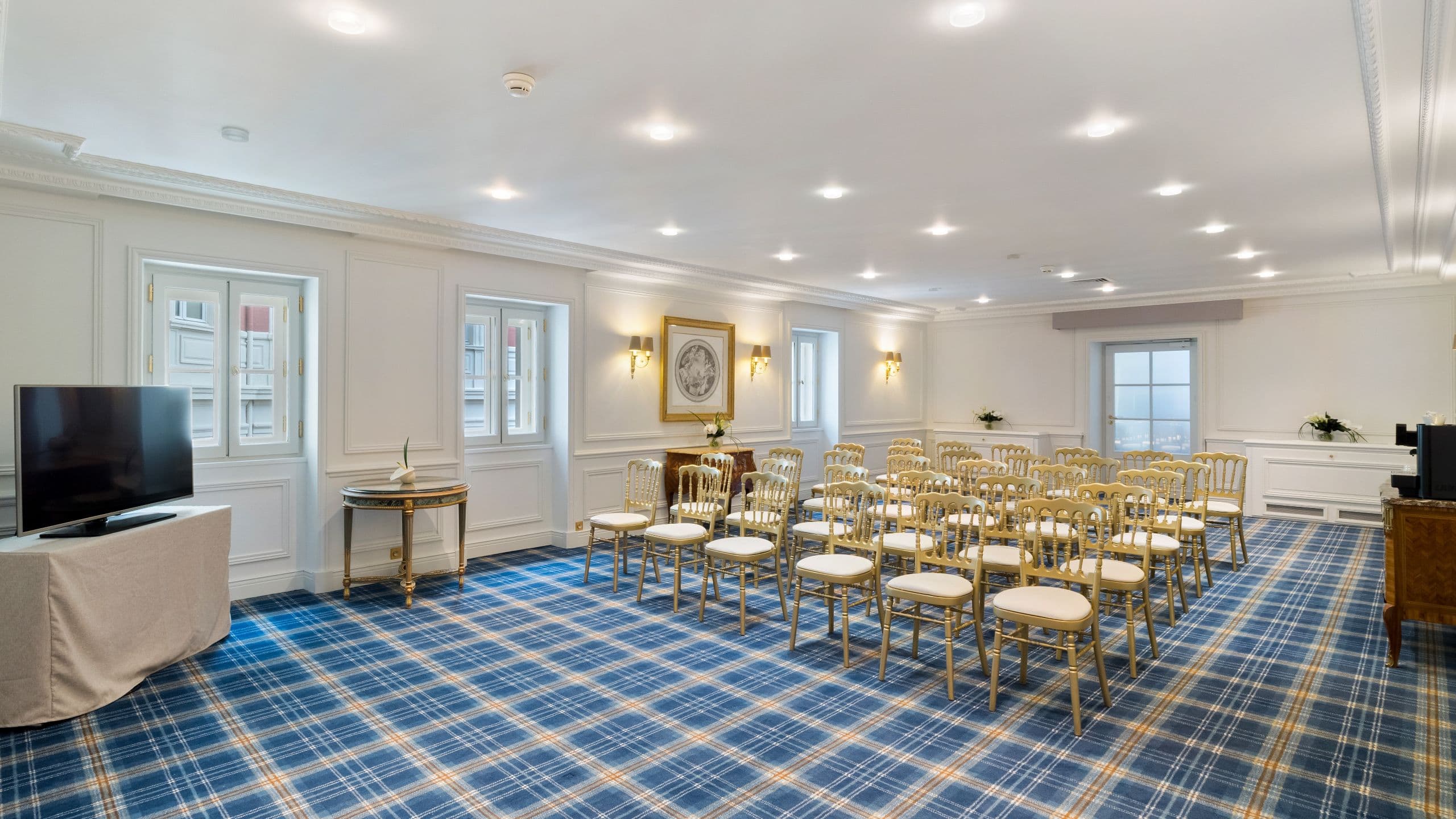 3 of 3 Hôtel du Palais Biarritz Meeting Room Ateliers Room Tv