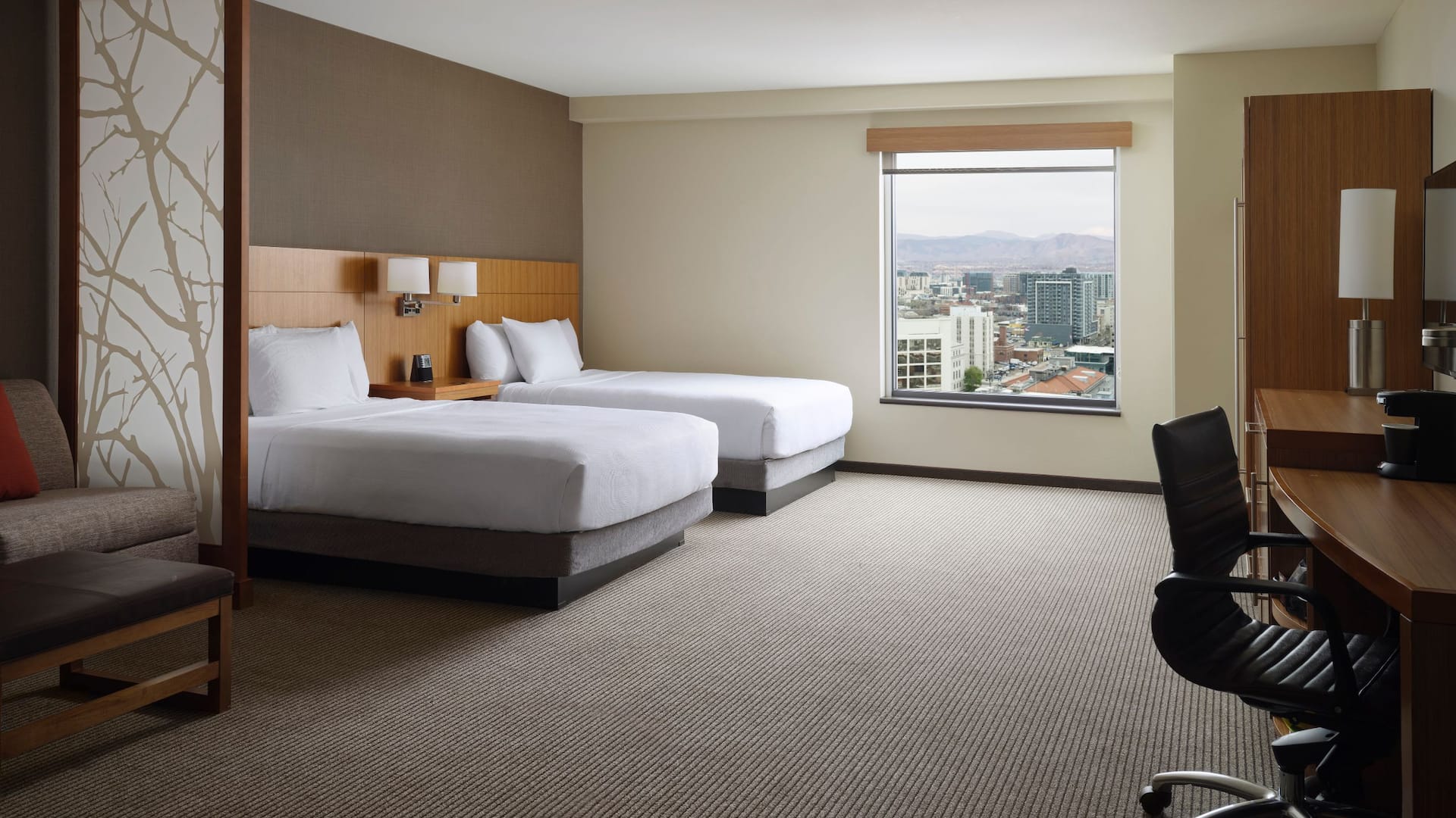 Hyatt Place Denver/Downtown Ada Guestroom Double Bed