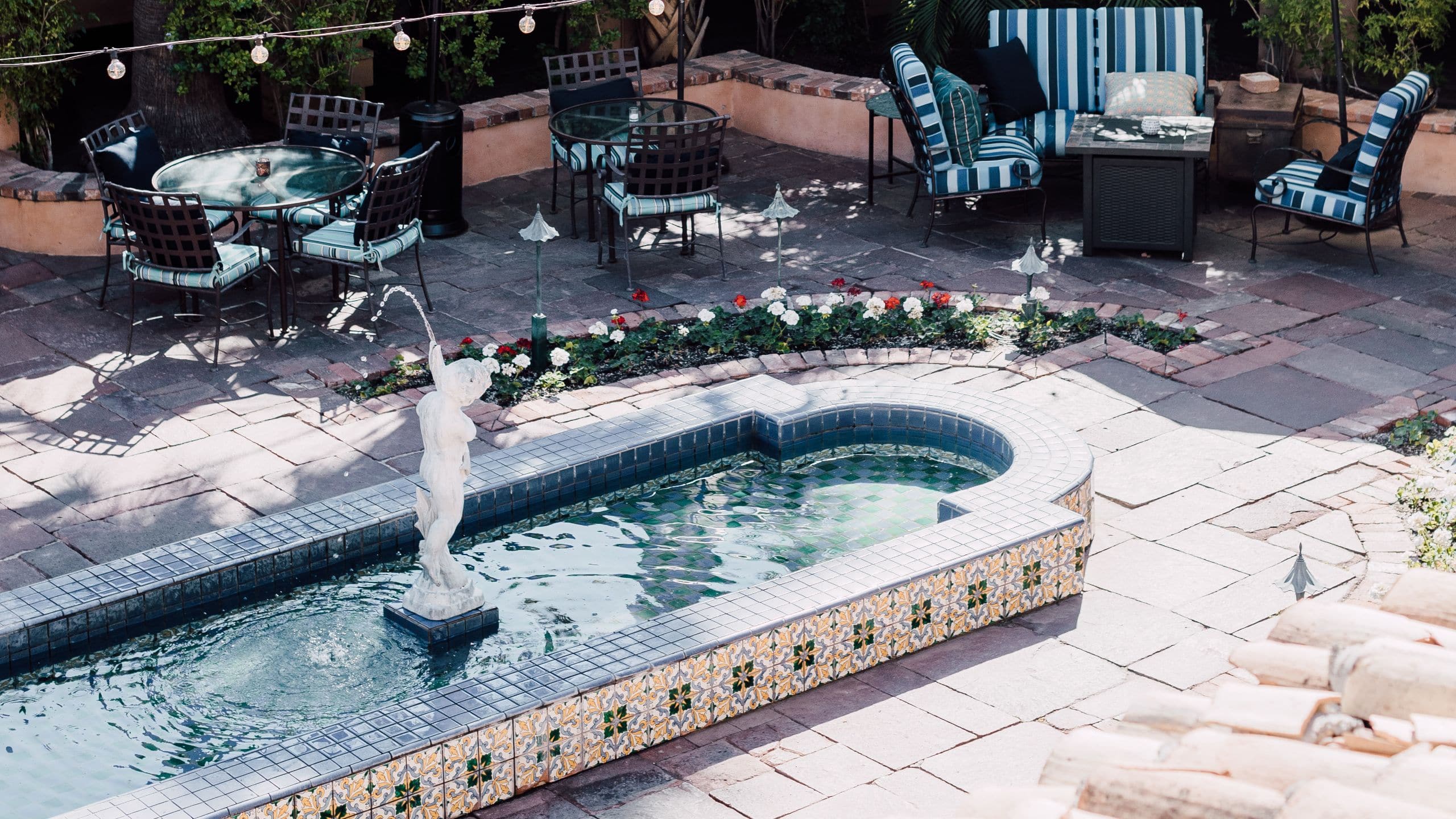 Royal Palms Resort and Spa Mansion Courtyard