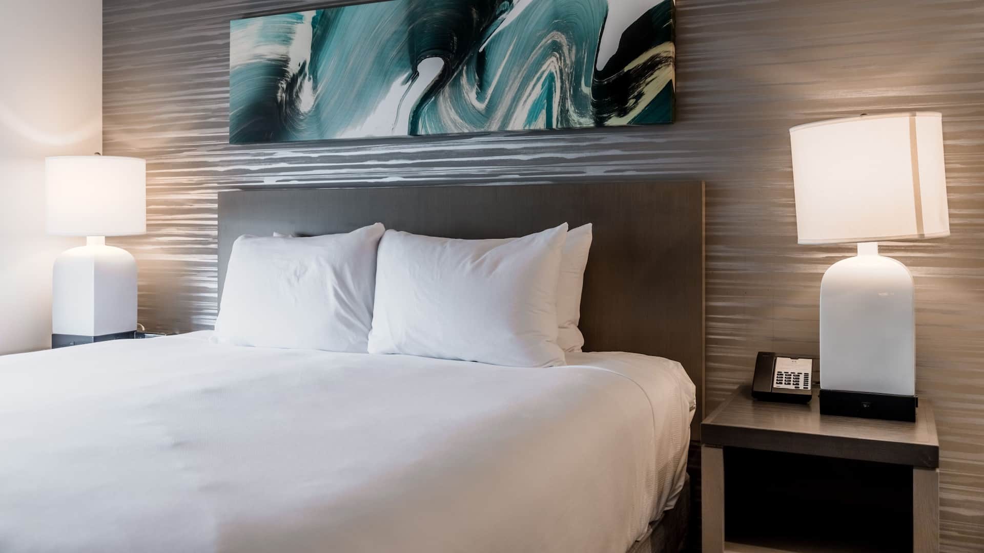 Hyatt House Winnipeg-South/Outlet Collection King Bed