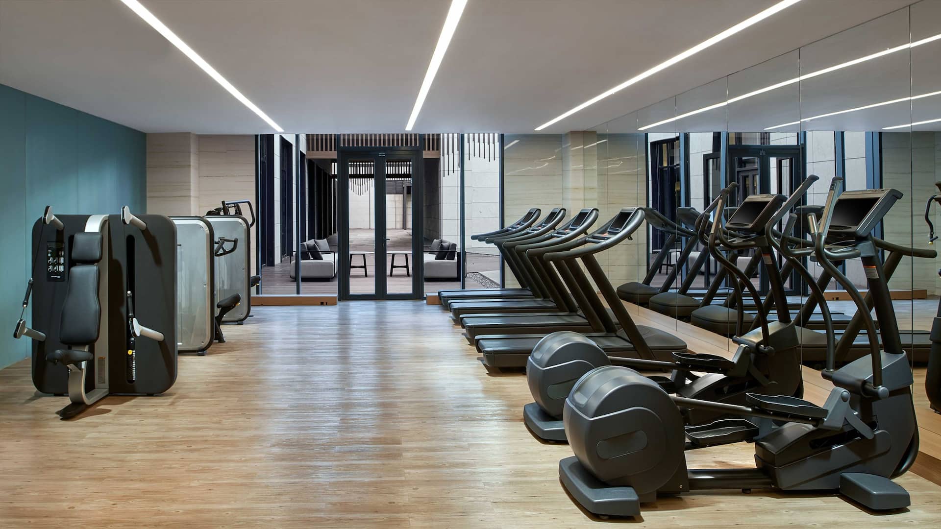 Hyatt Regency Beijing Shiyuan Fitness Center Treadmills Ellipticals