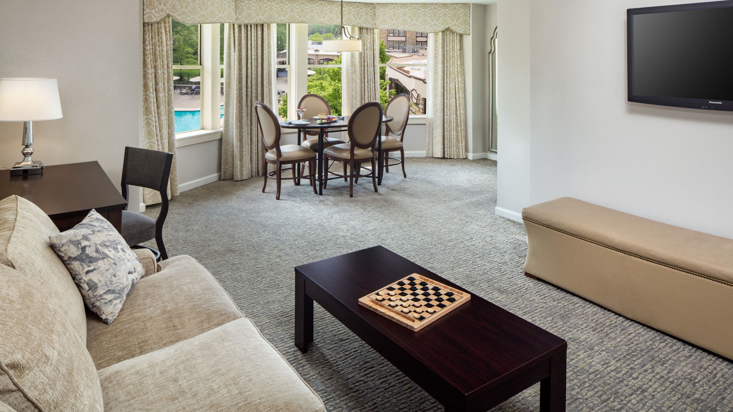 1 de 4 The Elms Hotel & Spa Signature Suite Seating Area