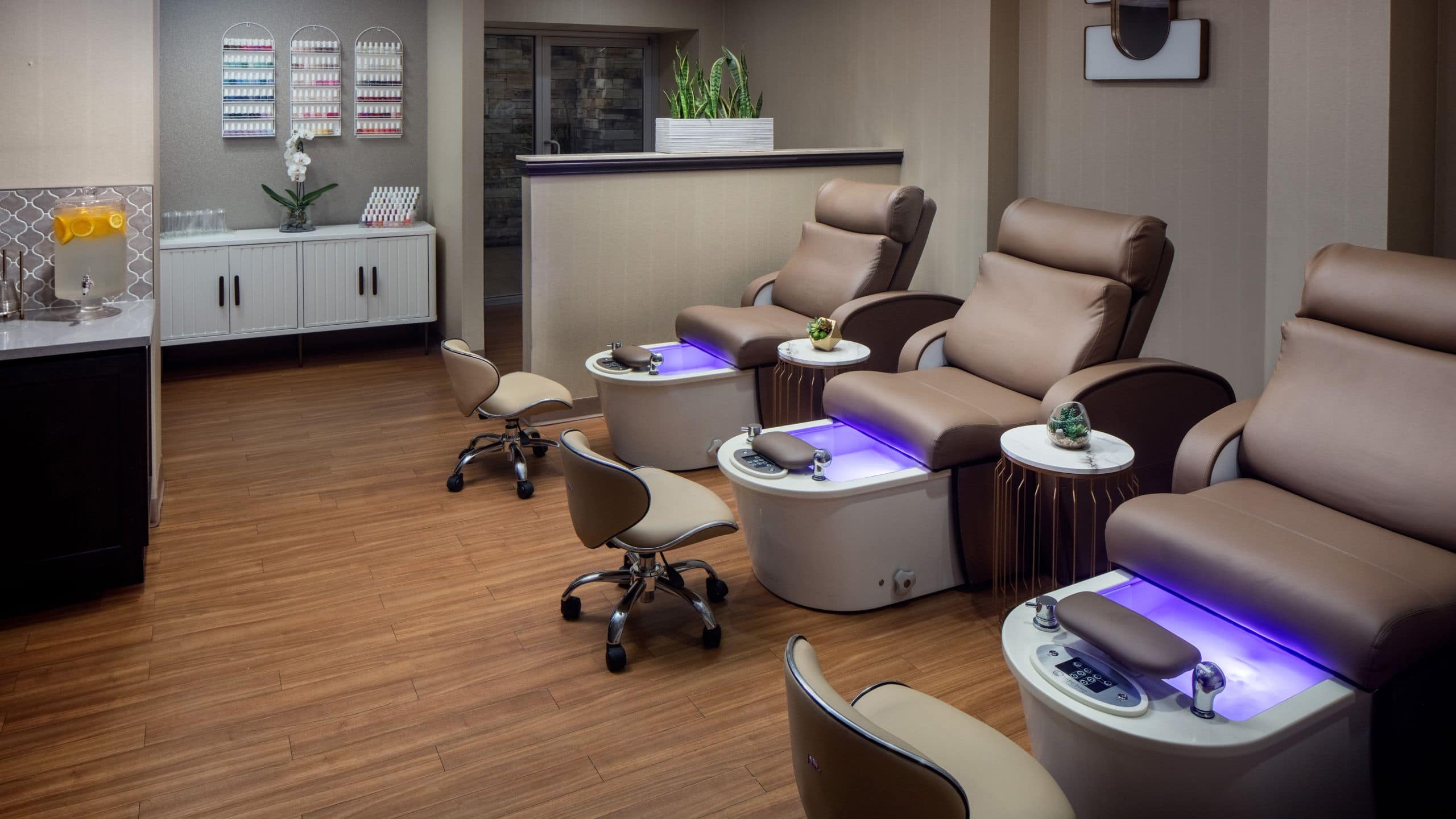 The Elms Hotel & Spa Spa Salon Pedicure Chairs