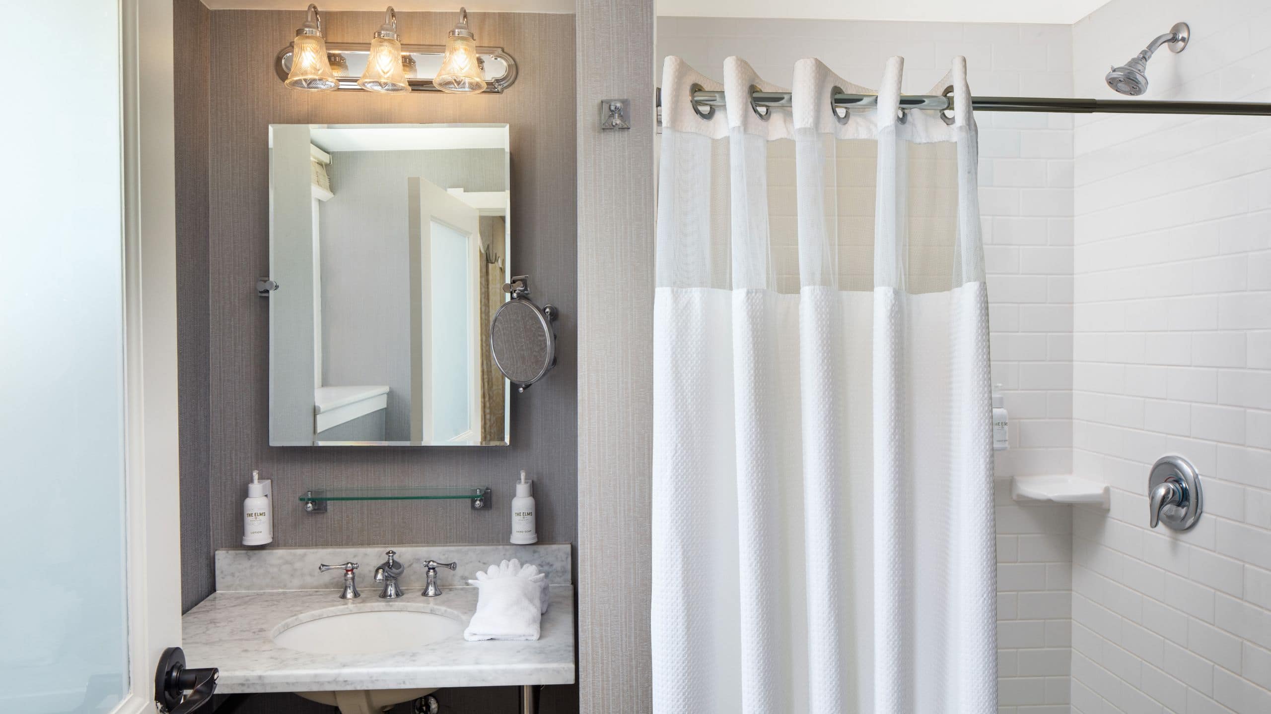 3 de 3 The Elms Hotel & Spa Standard Bathroom