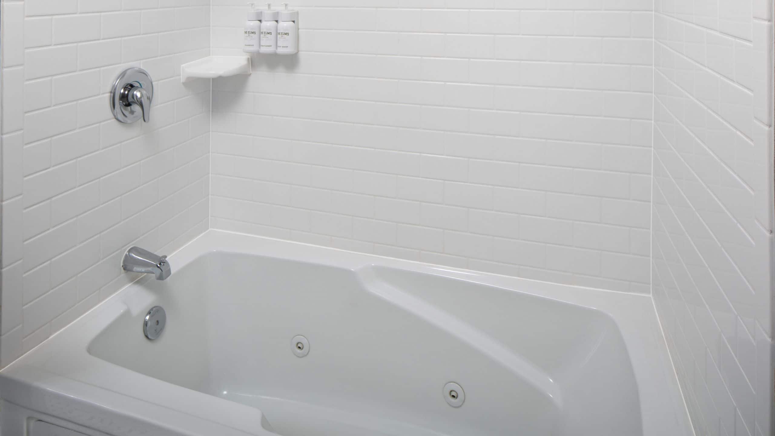 3 de 3 The Elms Hotel & Spa Suite Jetted Tub