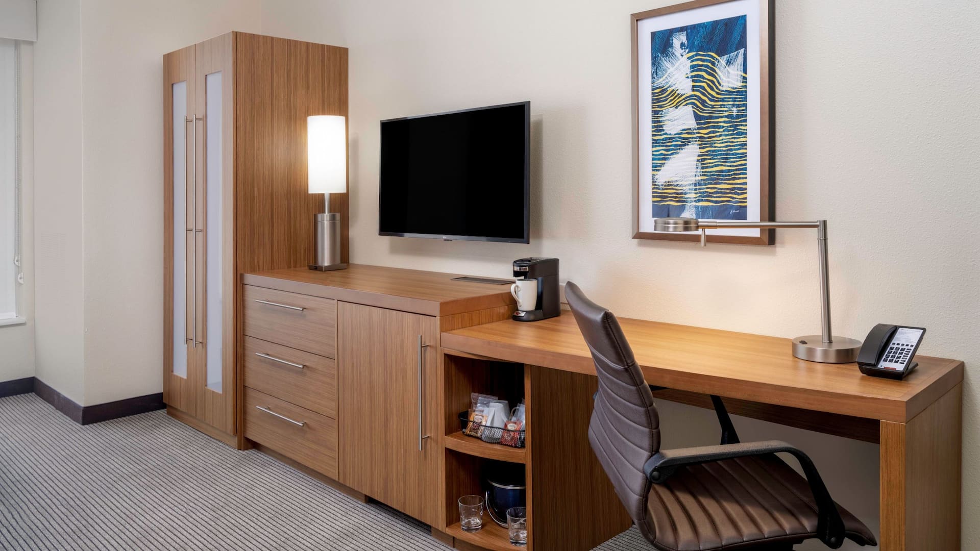 Hyatt Place Fort Worth / Alliance Town Center Guest Room Desk Area