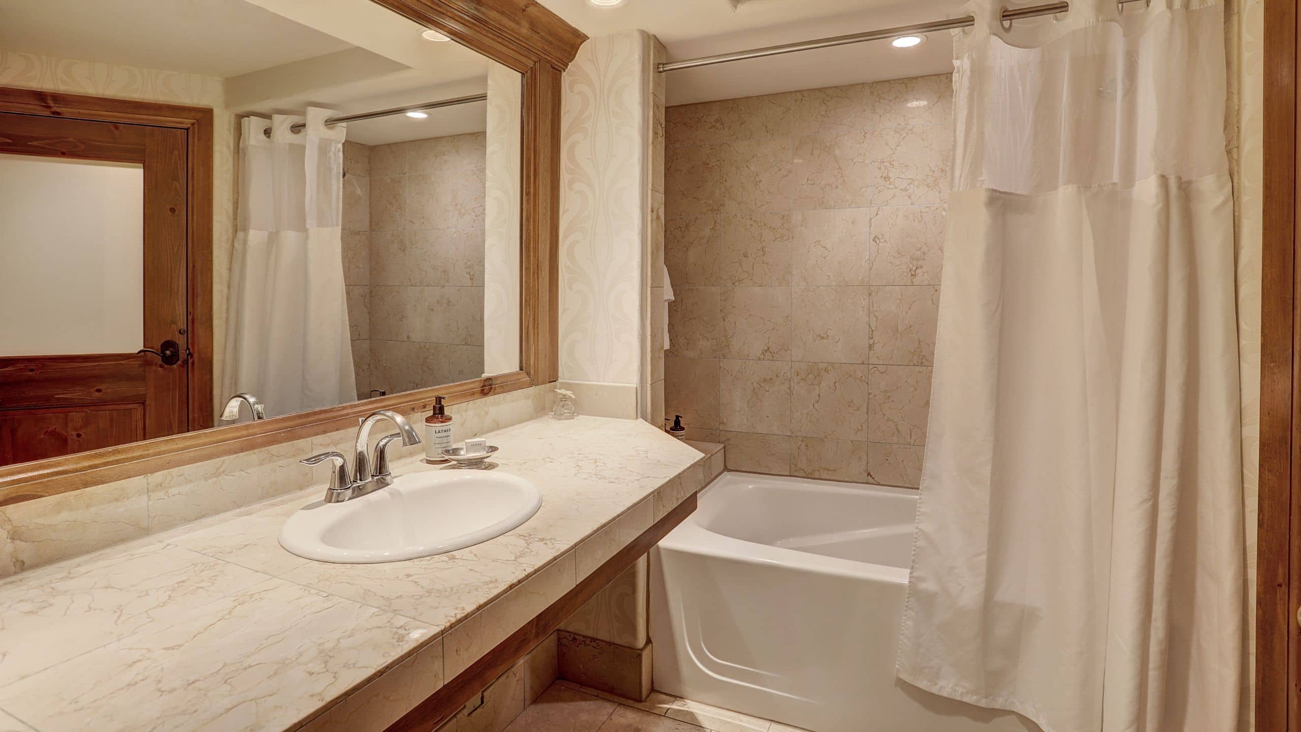 2 из 4 Austria Haus Standard Bathroom