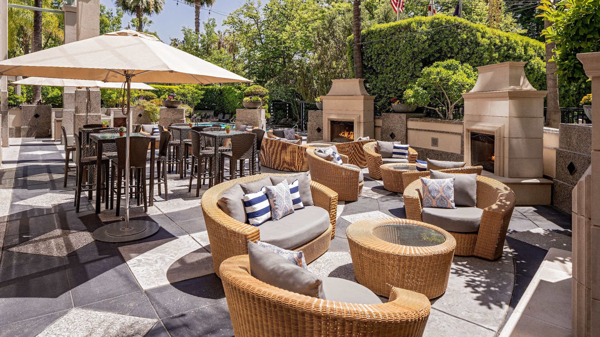 Hyatt Regency Sacramento Patio Seating