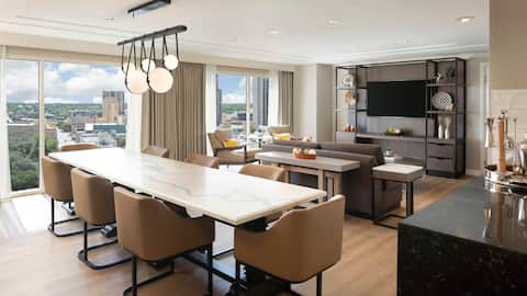 San Antonio Riverwalk Hotel | Hyatt Regency San Antonio Riverwalk