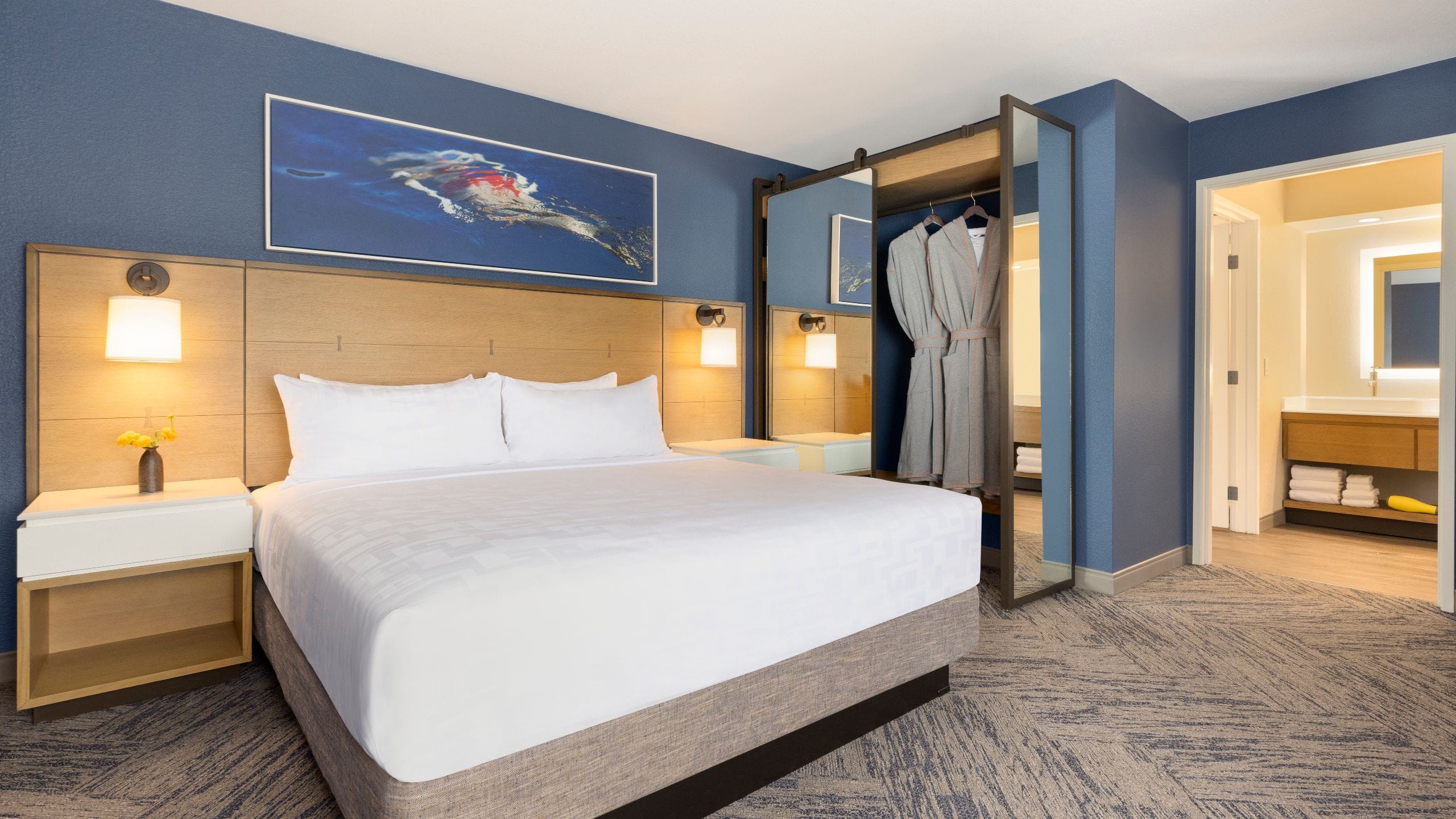 1/1 Hyatt Centric Santa Clara Silicon Valley Premium King Suite Bed Robes