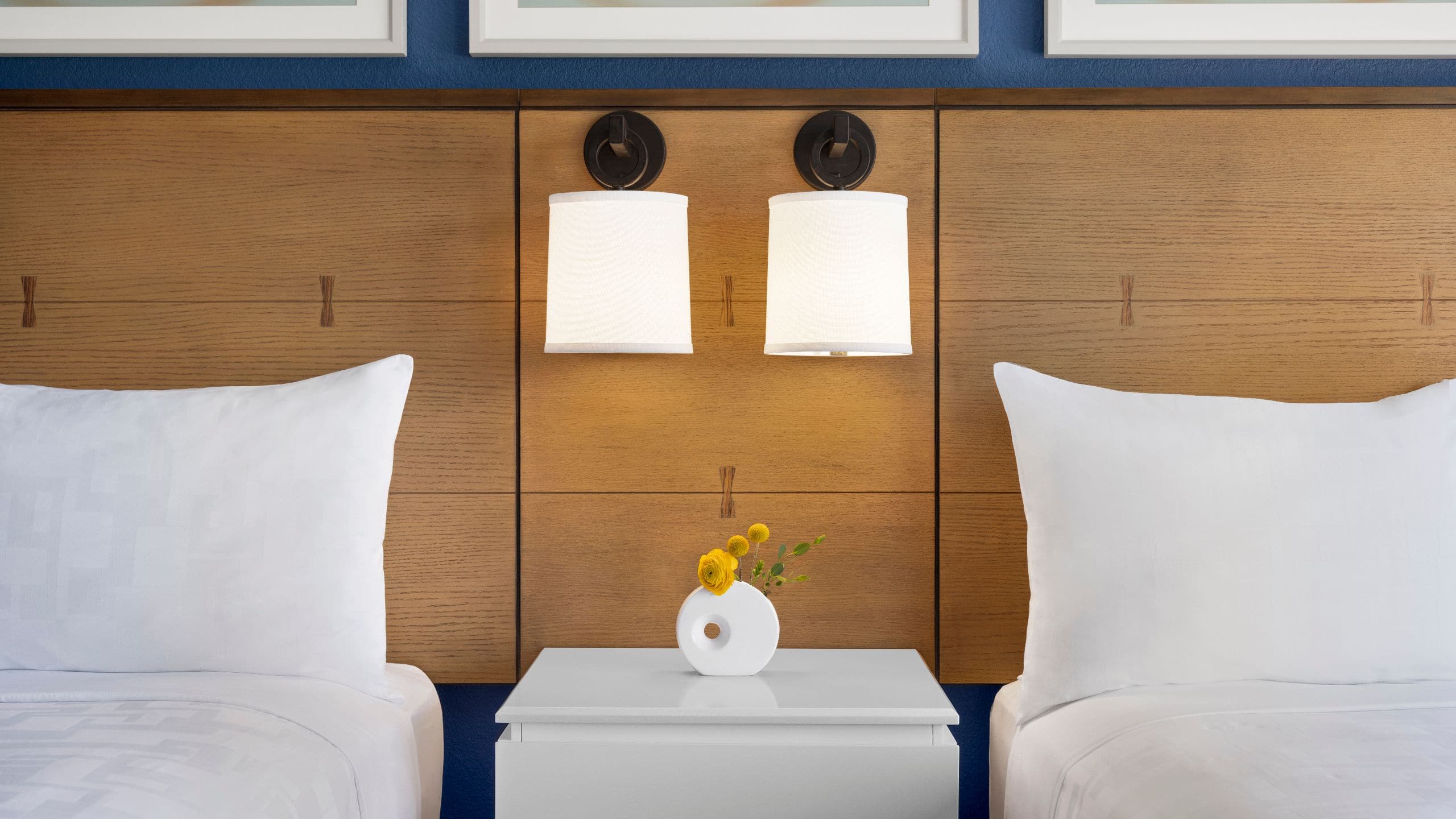 Hyatt Centric Santa Clara Silicon Valley Nightstand Bed Pillows