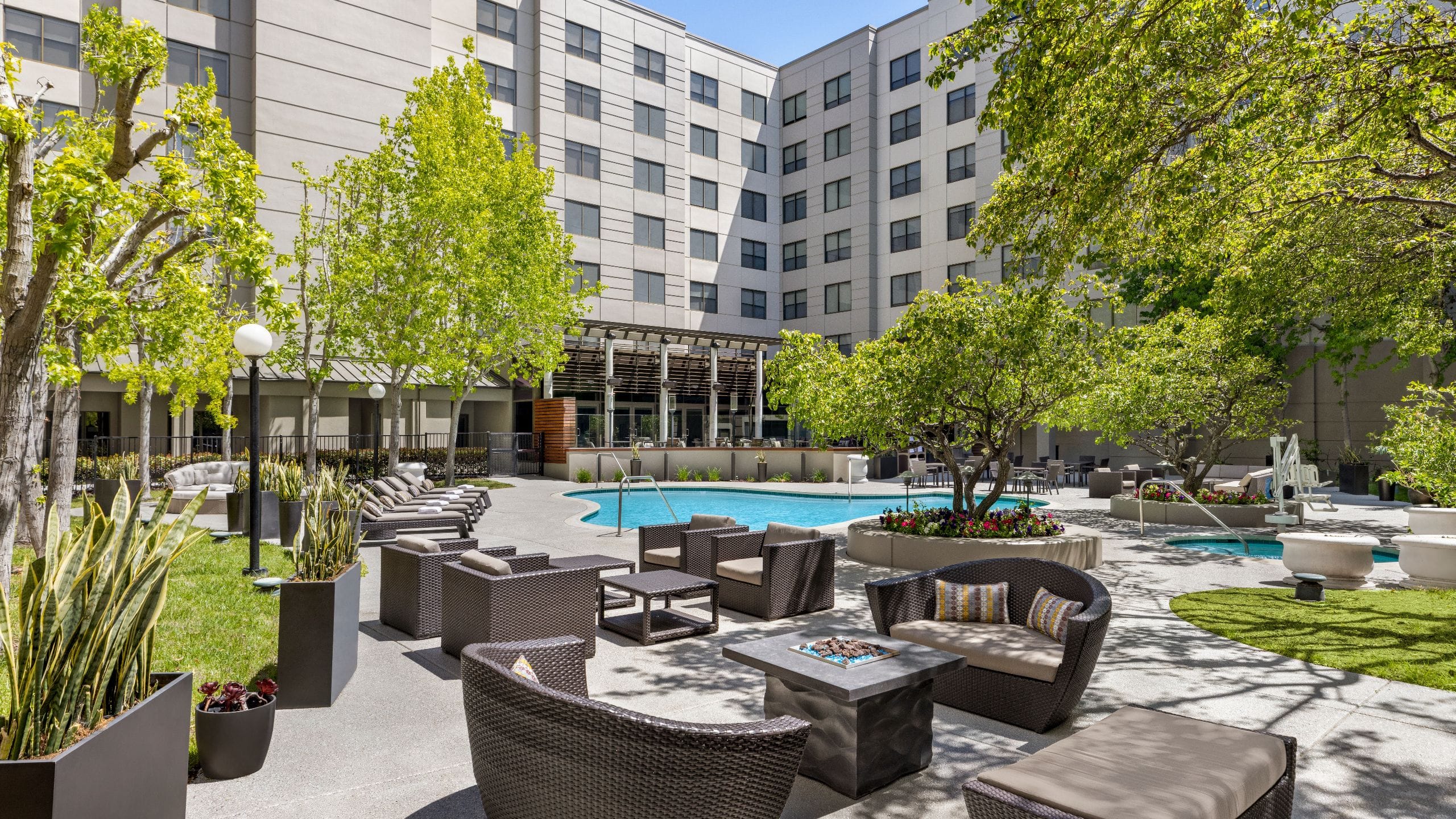 Hyatt Centric Santa Clara Silicon Valley Pool Seating Area