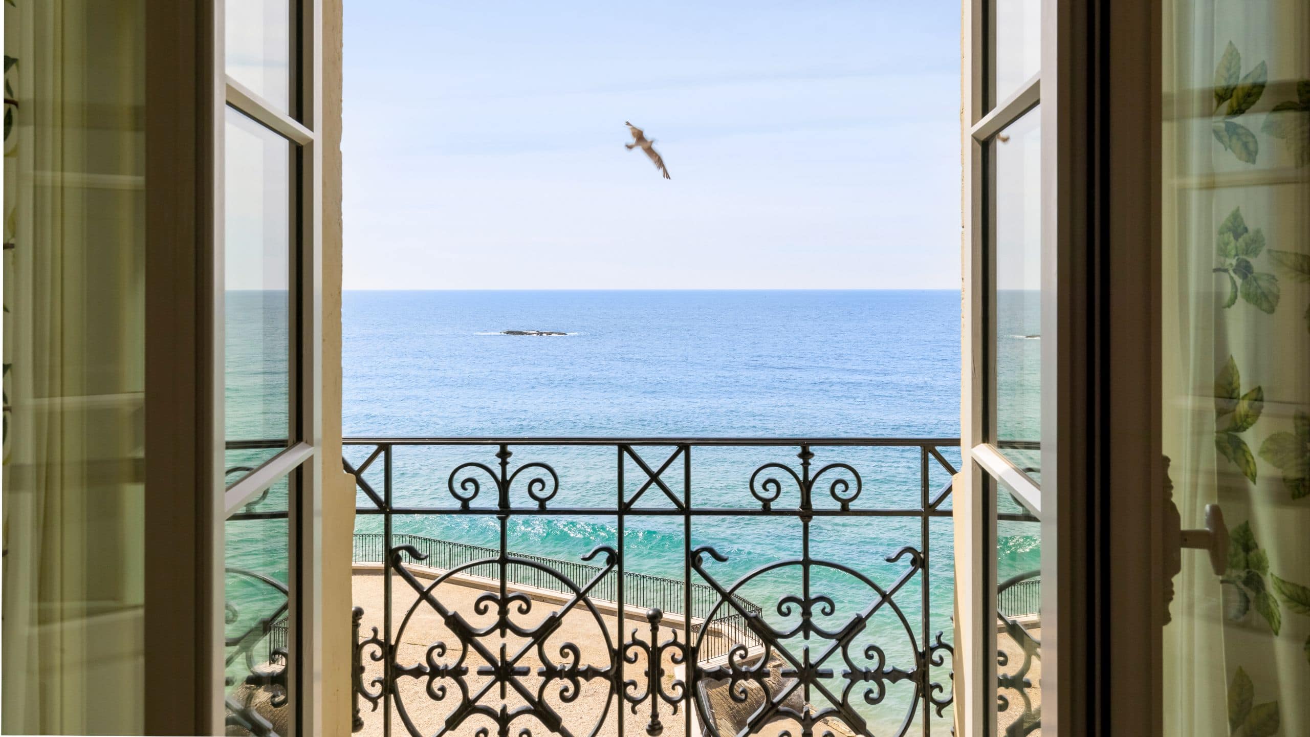 5/7 Hôtel du Palais Biarritz Classic Guestroom Ocean View