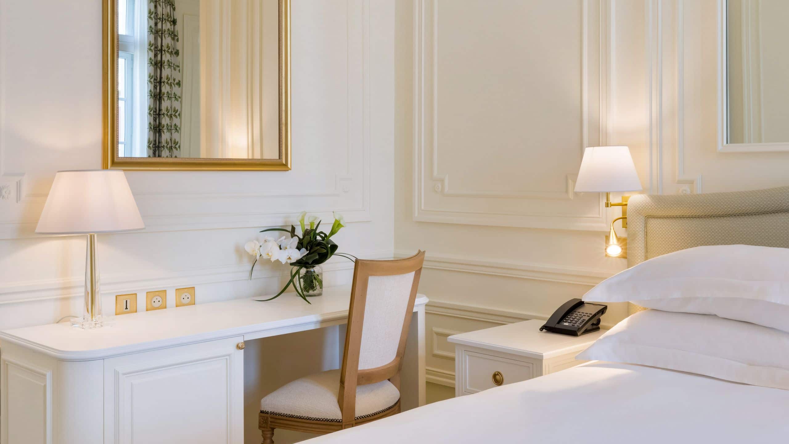Hôtel du Palais Biarritz Classic Guestroom Bed And Desk