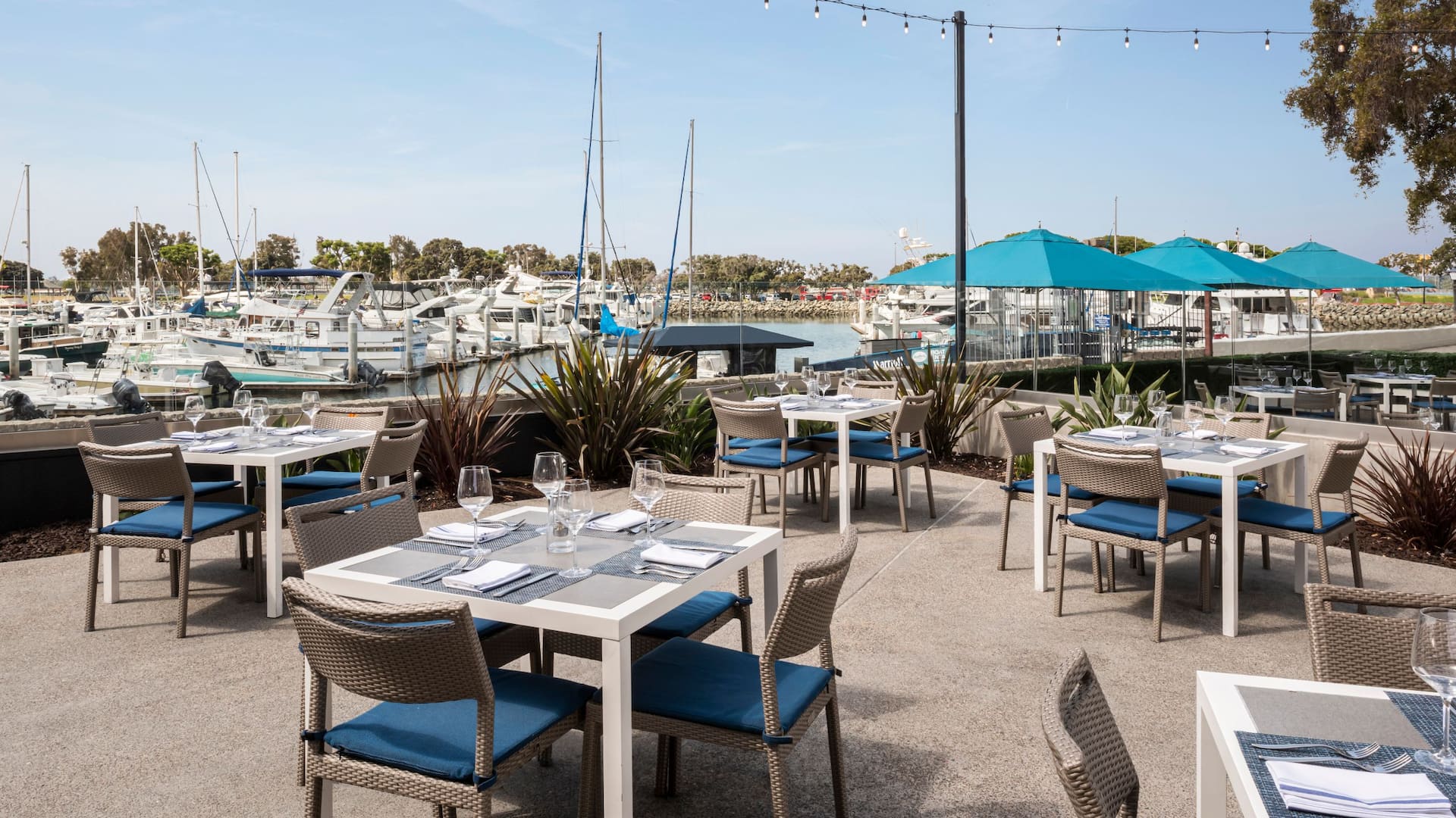 Manchester Grand Hyatt San Diego Sallys Fish House Bar Marina Patio Dining Tables
