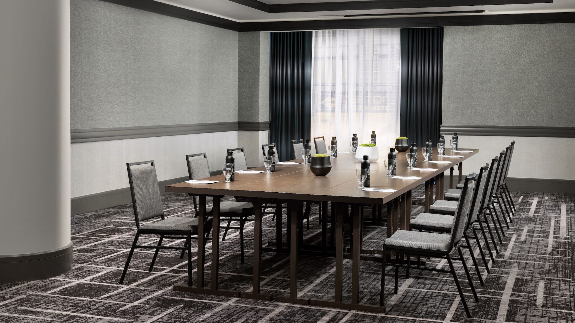 Hyatt Regency San Francisco Downtown SOMA Meeting Room Salon Table
