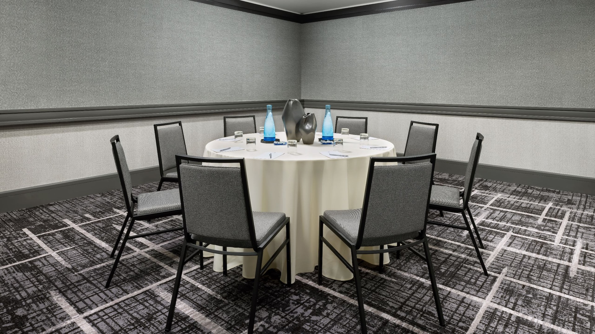 1 of 1 Hyatt Regency San Francisco Downtown SOMA Meeting Room Studio Round Table Chairs