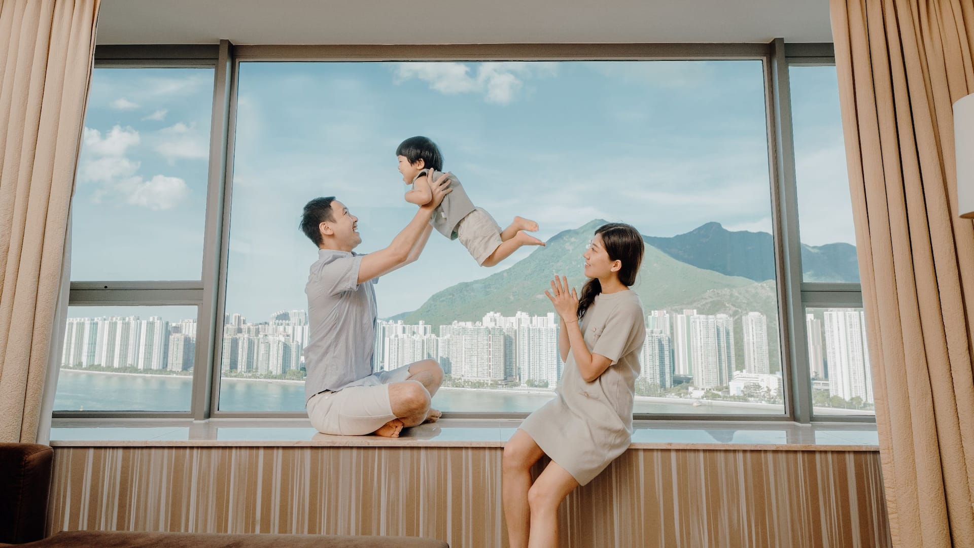 Hyatt Regency Hong Kong, Sha Tin Lifestyle Family Windowsill Harbour View