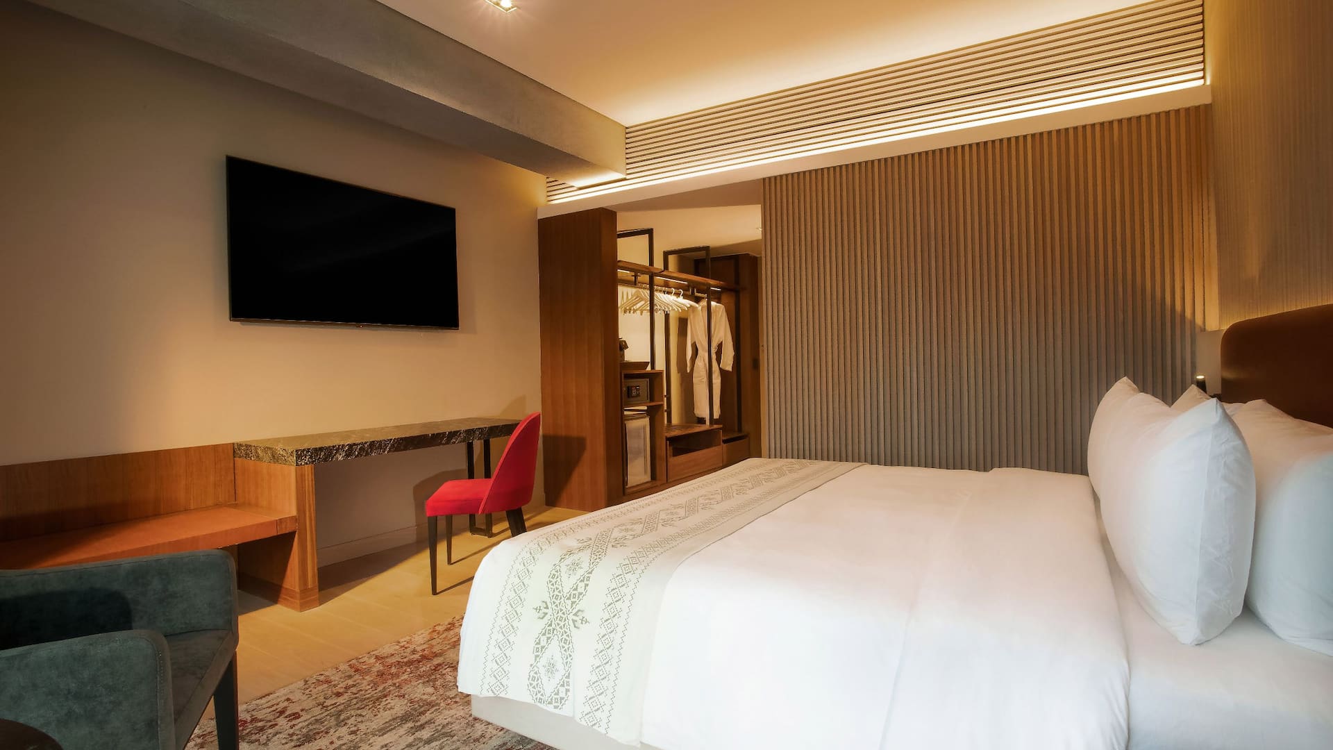 Hyatt Regency Mexico City Insurgentes King Guestroom Side View