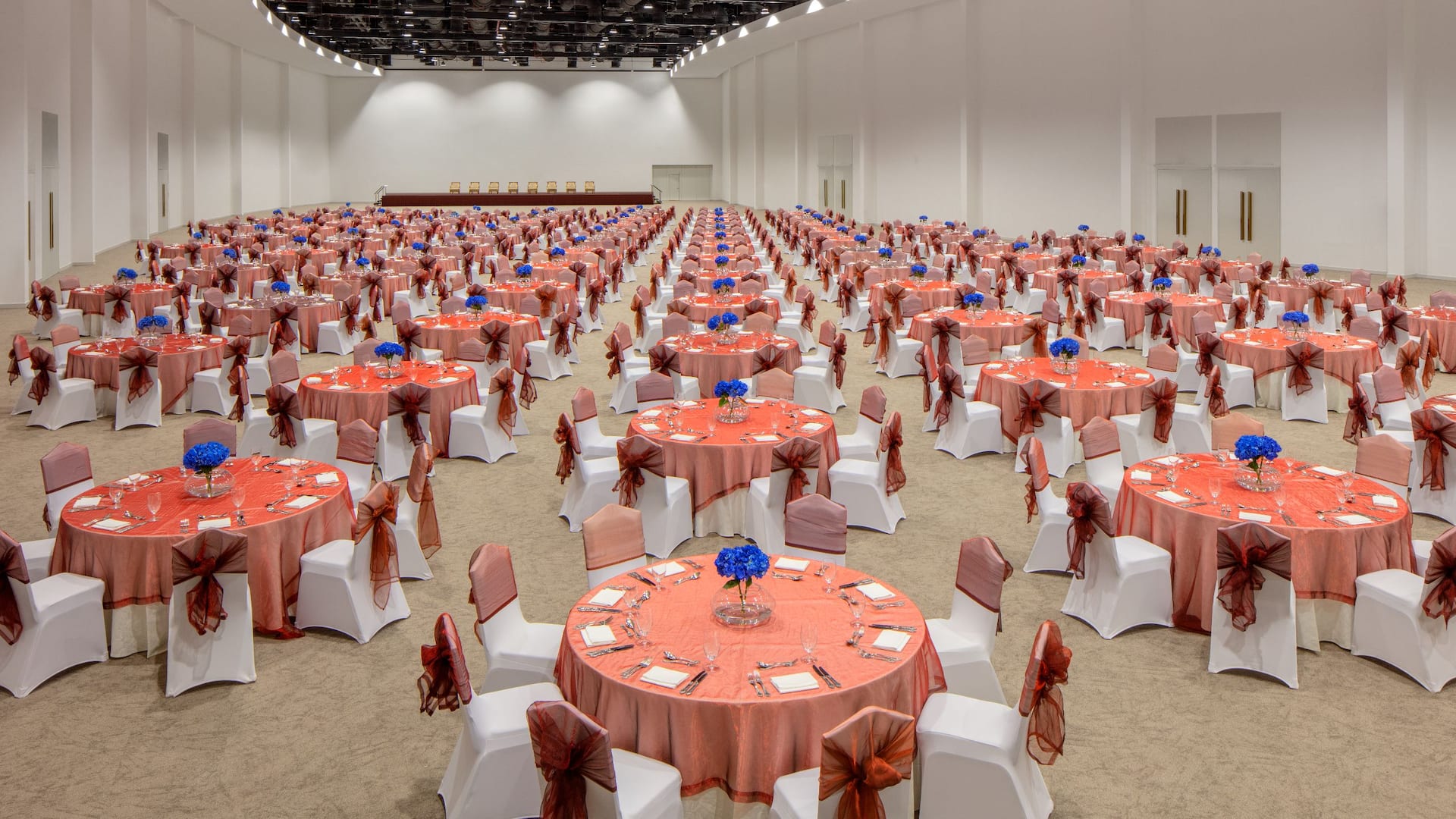 Grand Hyatt Dubai Exhibition Centre Round Table