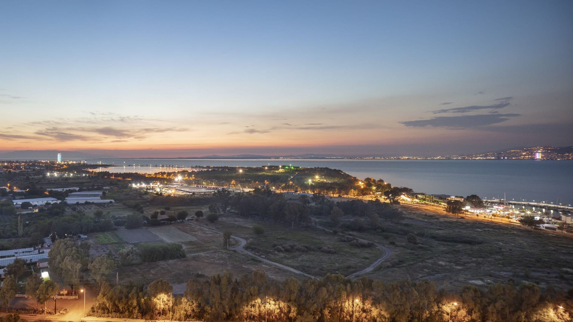 Hyatt Regency İzmir İstinyePark Dusk Room View