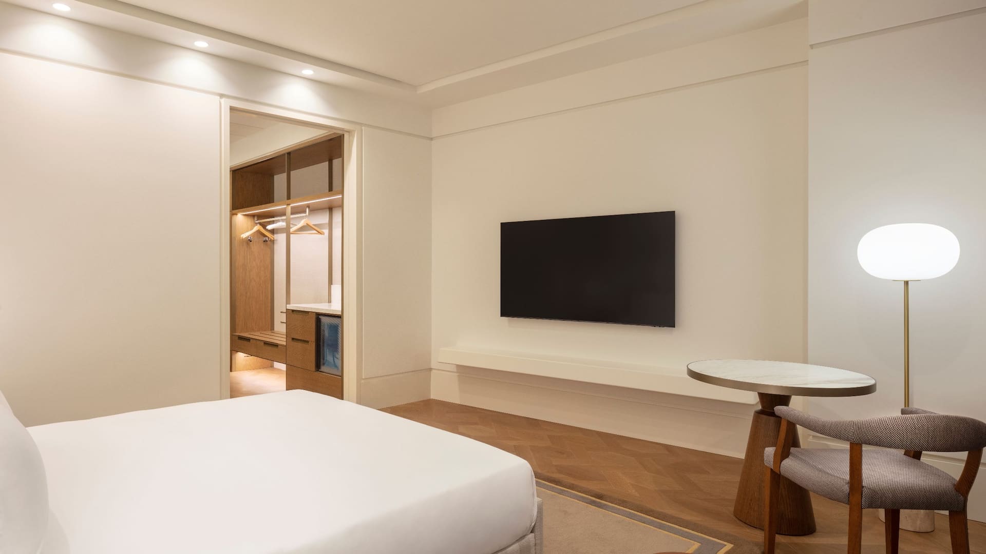 4/5 Hyatt Regency İzmir İstinyePark Deluxe King Room Television