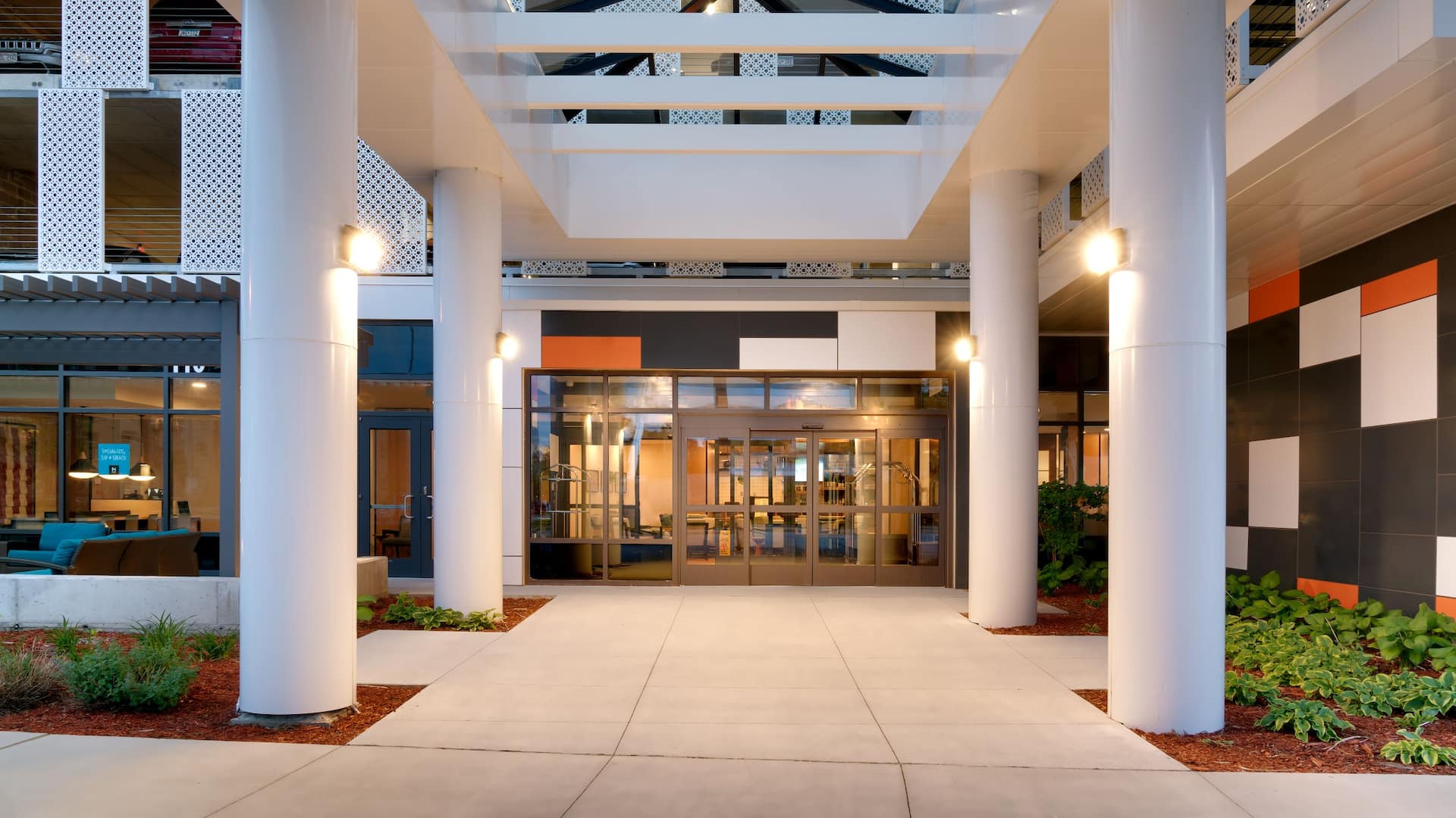 Hyatt House Rochester / Mayo Clinic Area Exterior Entry